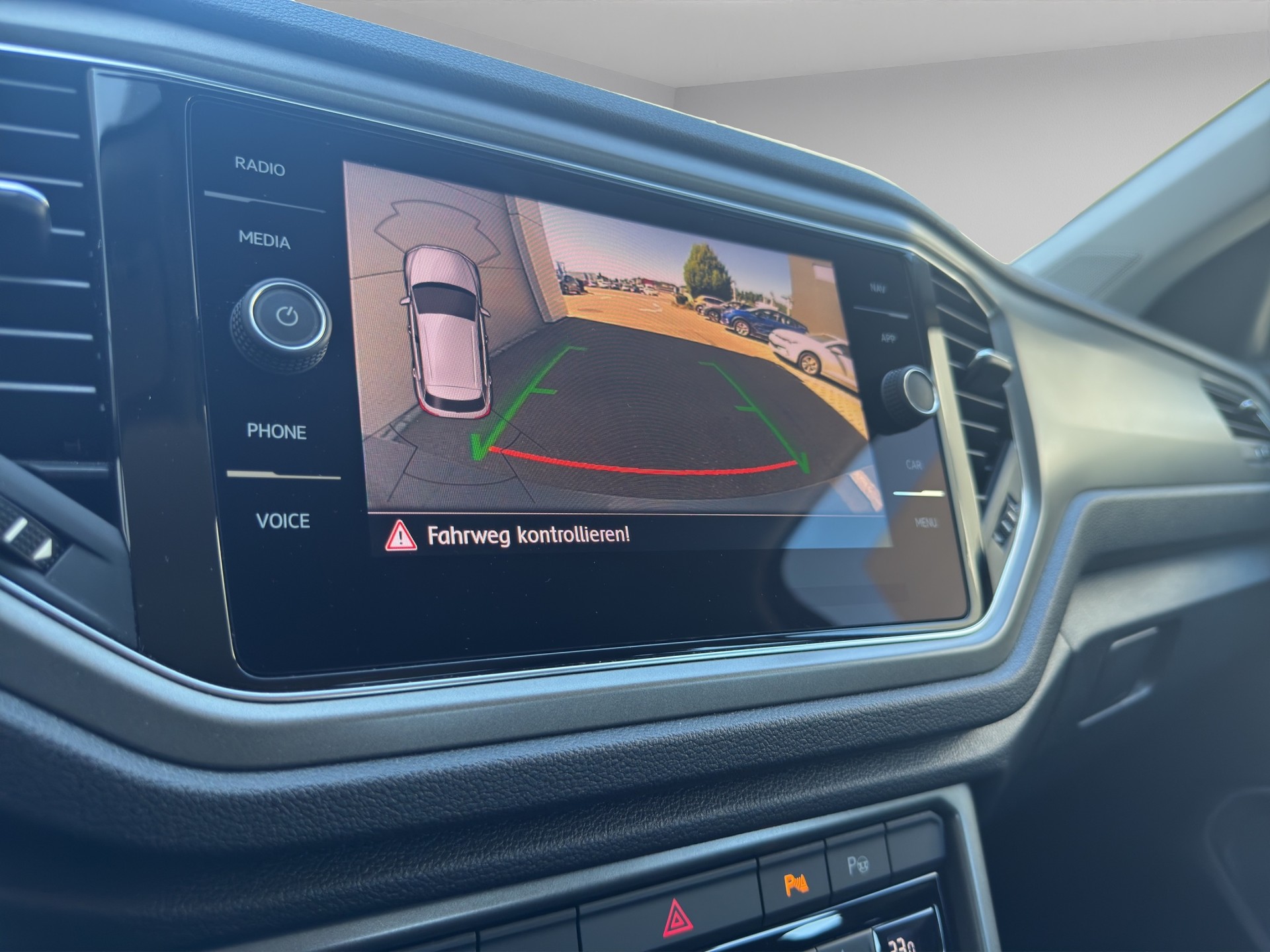 VW T-Roc 1.5 TSI EVO Advance DSG-image-12