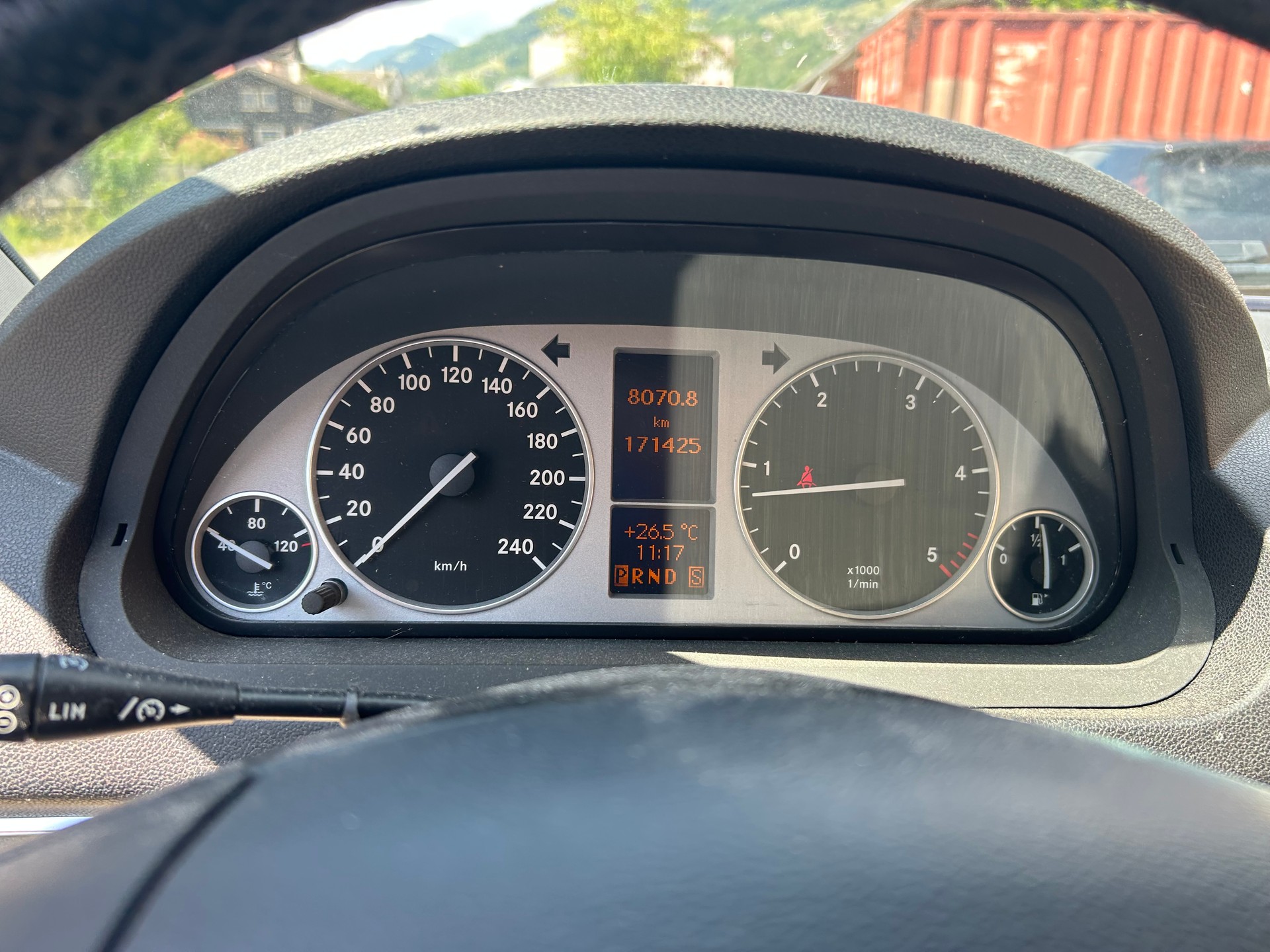 MERCEDES-BENZ B 180-image-5