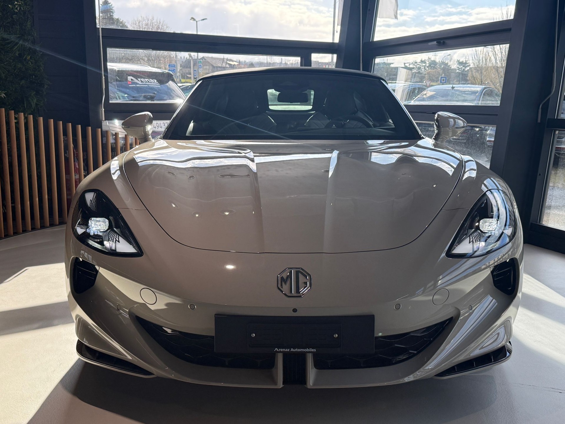 MG Cyberster 77kWh 4WD-image-3
