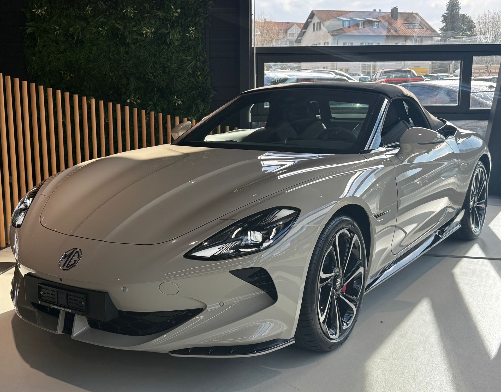 MG Cyberster 77kWh 4WD-image-1
