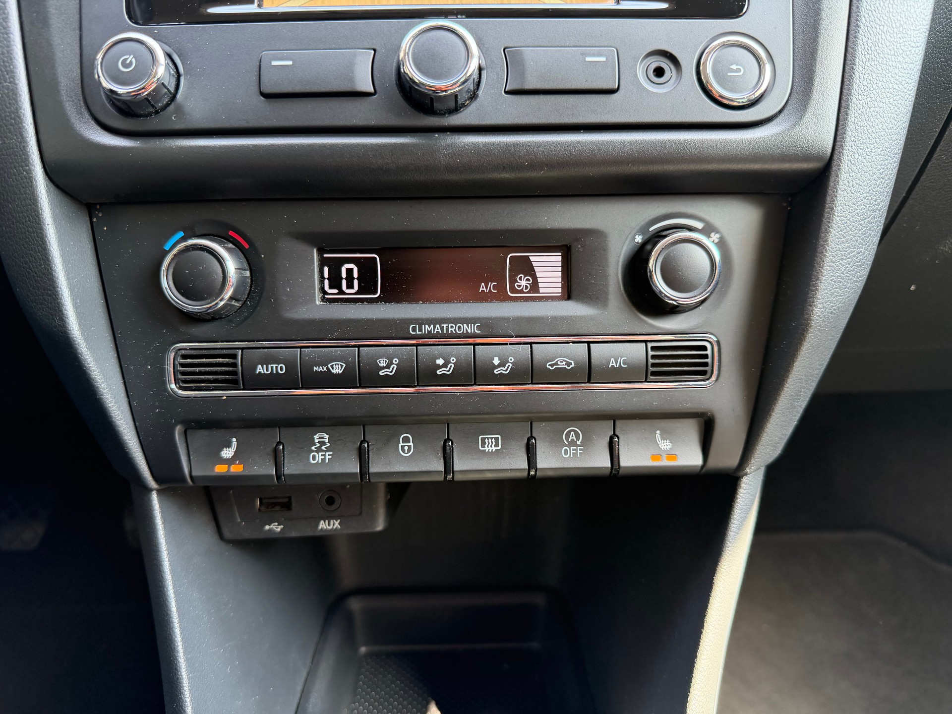 SKODA Rapid Spaceback 1.6 TDI Ambition-image-13