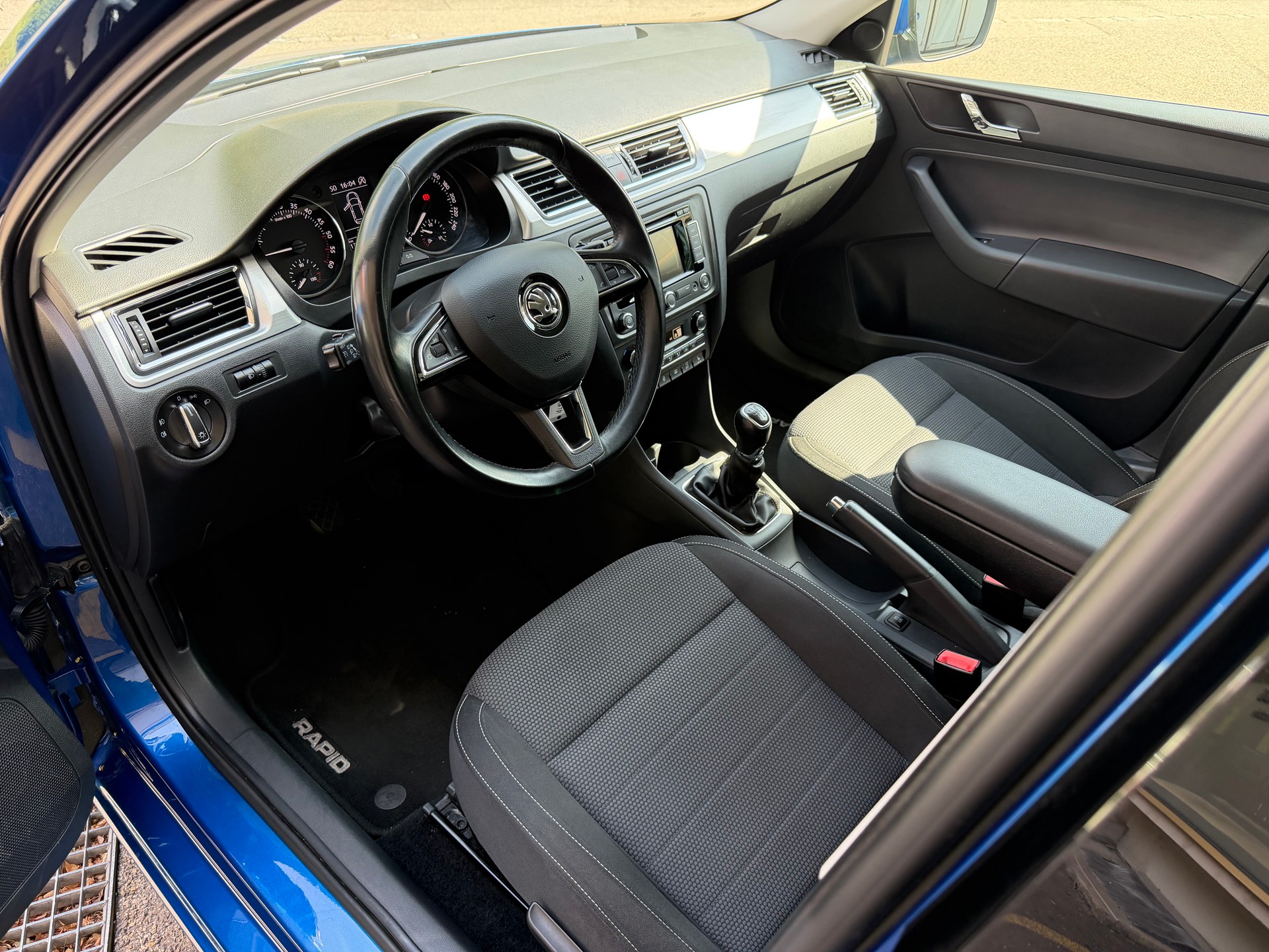 SKODA Rapid Spaceback 1.6 TDI Ambition-image-5