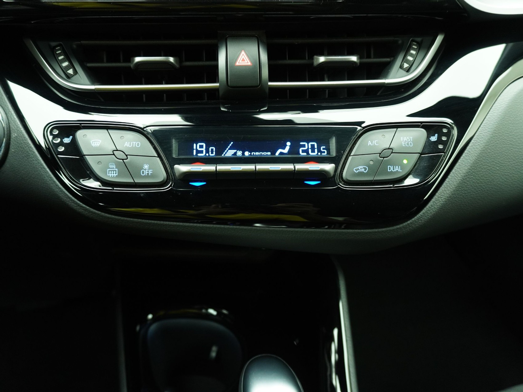 TOYOTA C-HR 2.0 VVTi HSD GR Sport-image-13