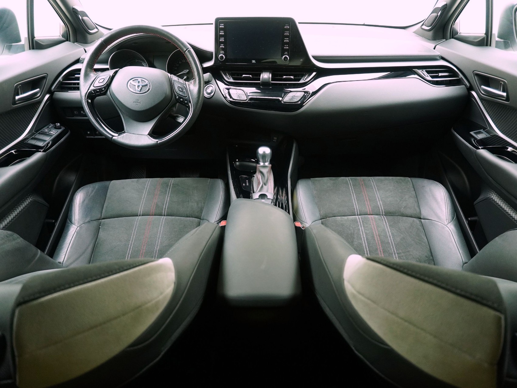 TOYOTA C-HR 2.0 VVTi HSD GR Sport-image-12