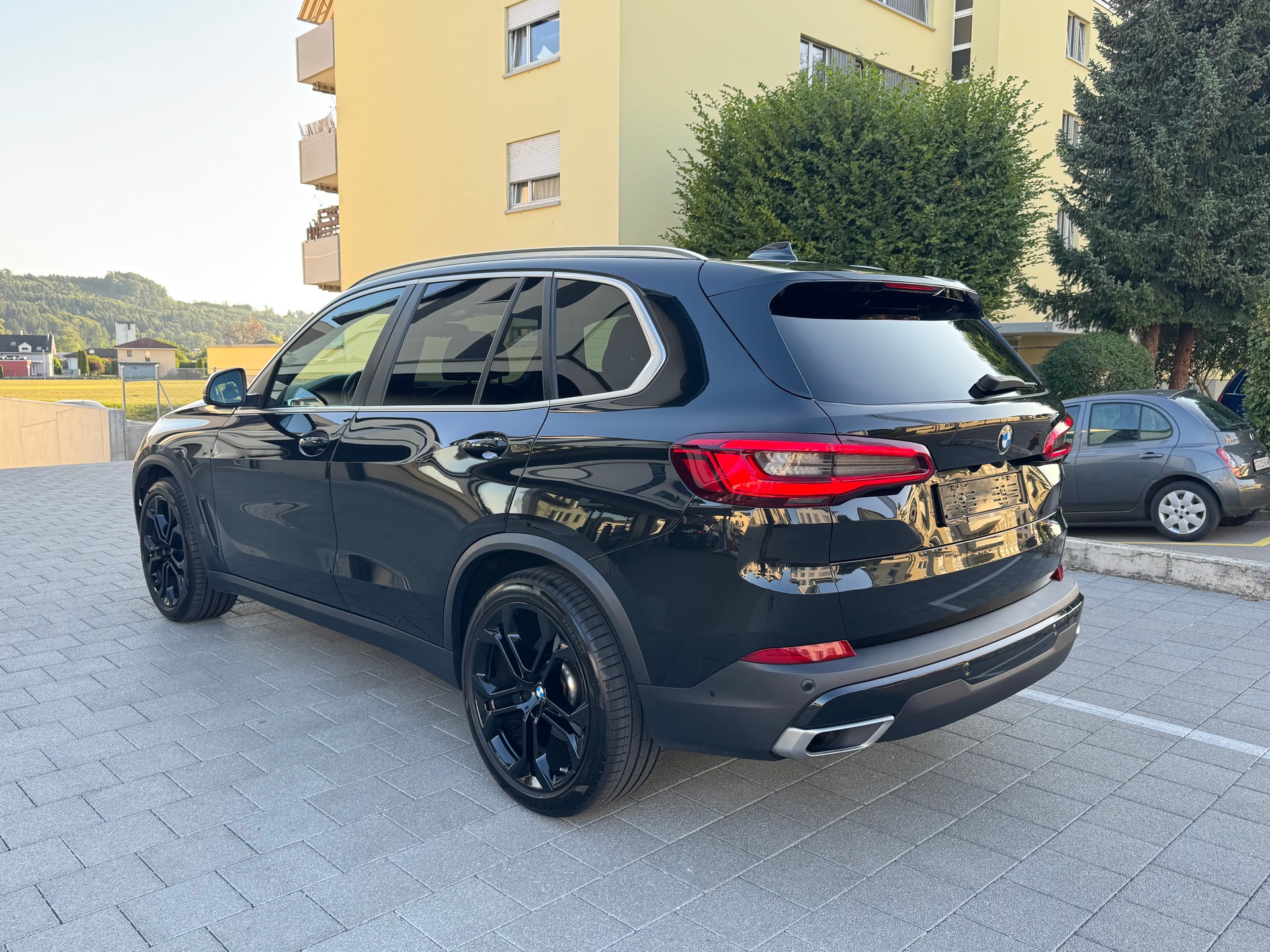 BMW X5 xDrive 30d Steptronic **265 PS**Voll-Leder-image-2