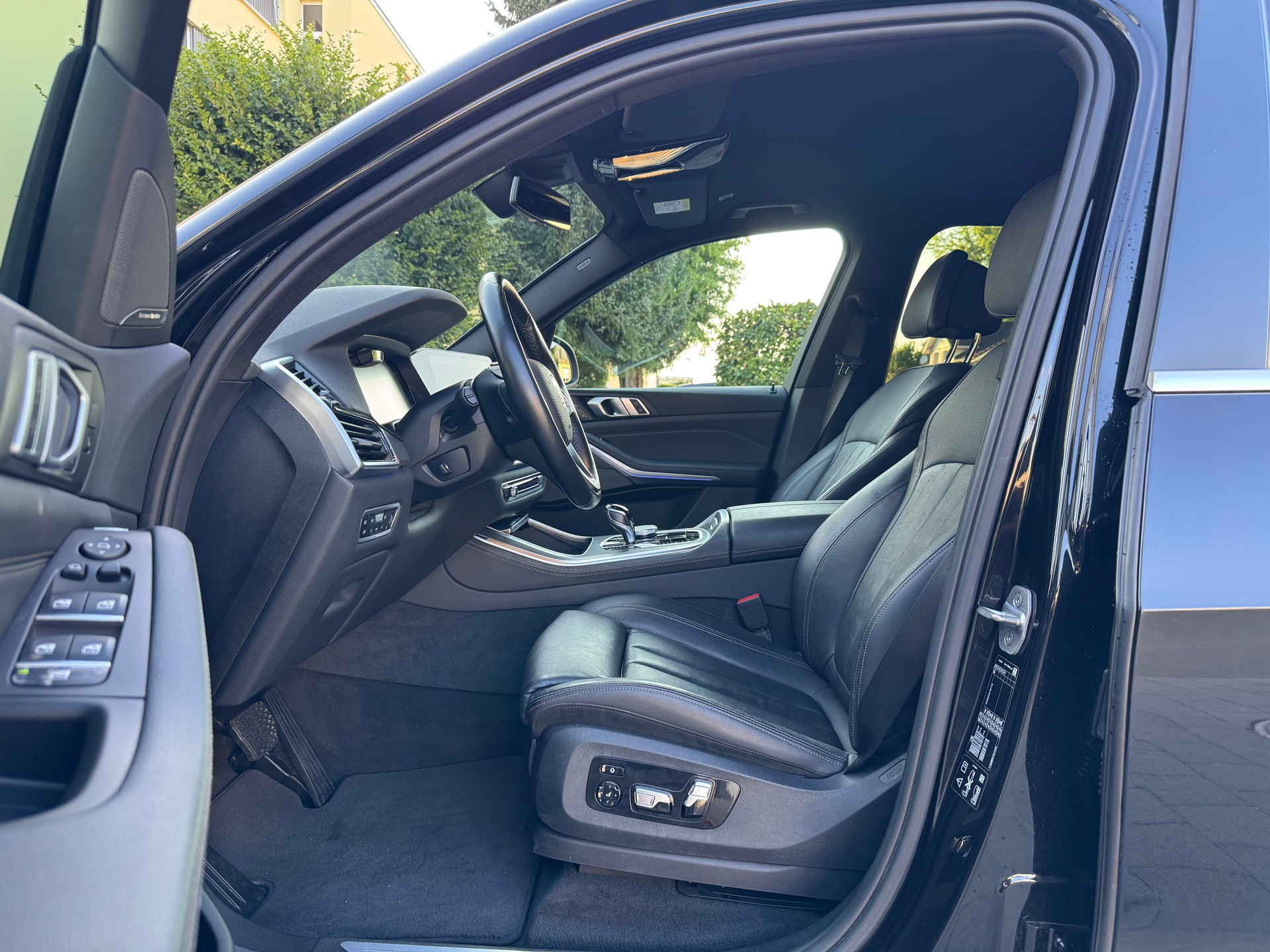 BMW X5 xDrive 30d Steptronic **265 PS**Voll-Leder-image-14