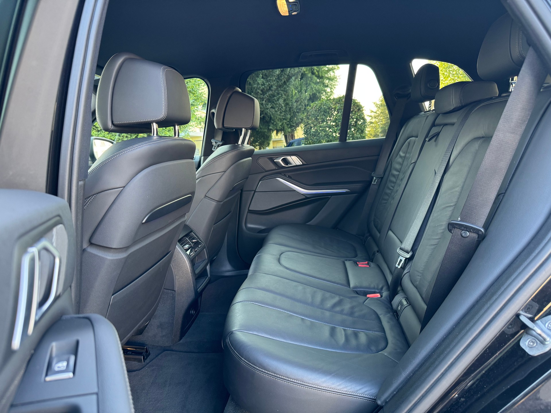 BMW X5 xDrive 30d Steptronic **265 PS**Voll-Leder-image-25
