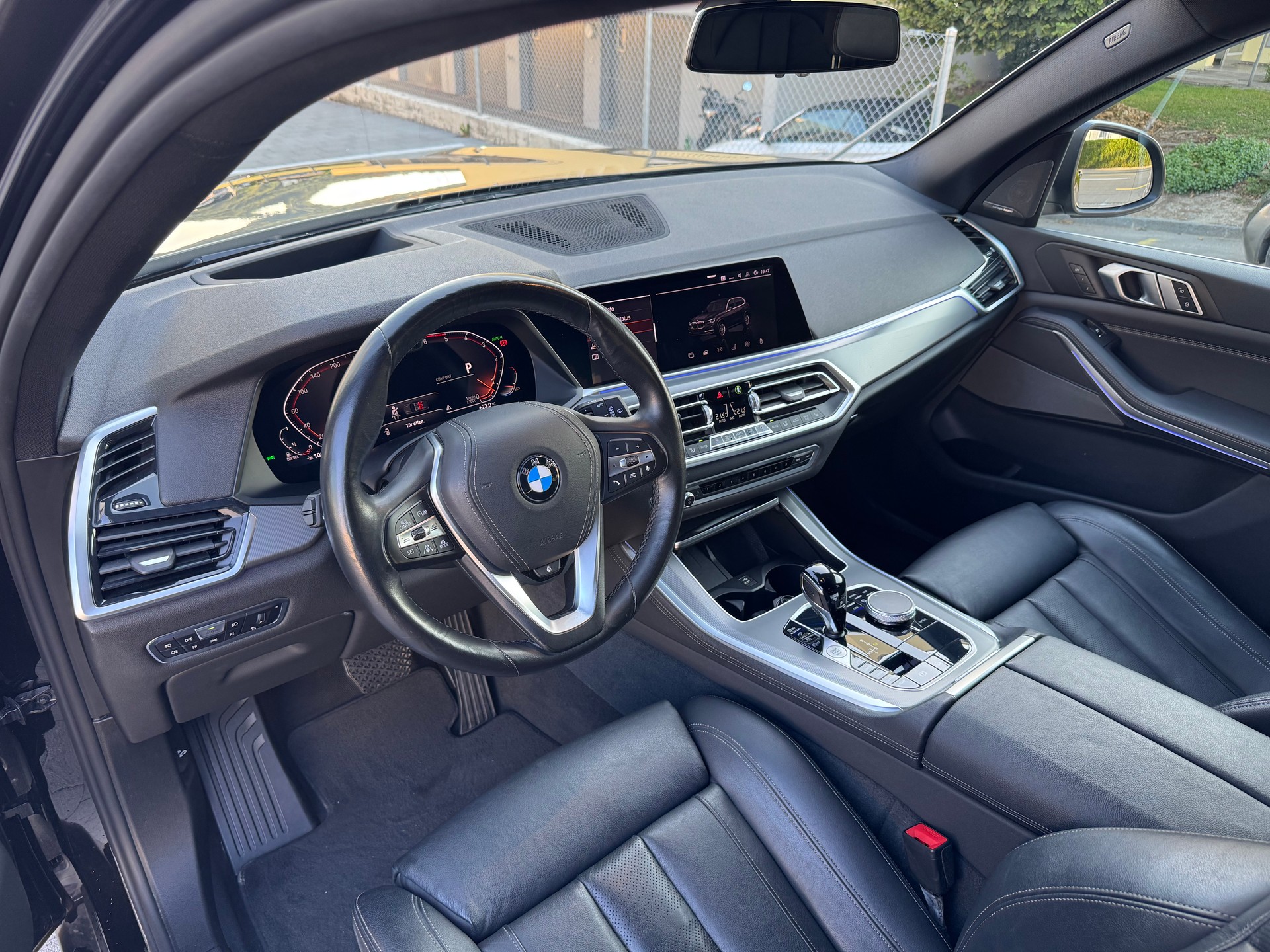 BMW X5 xDrive 30d Steptronic **265 PS**Voll-Leder-image-9