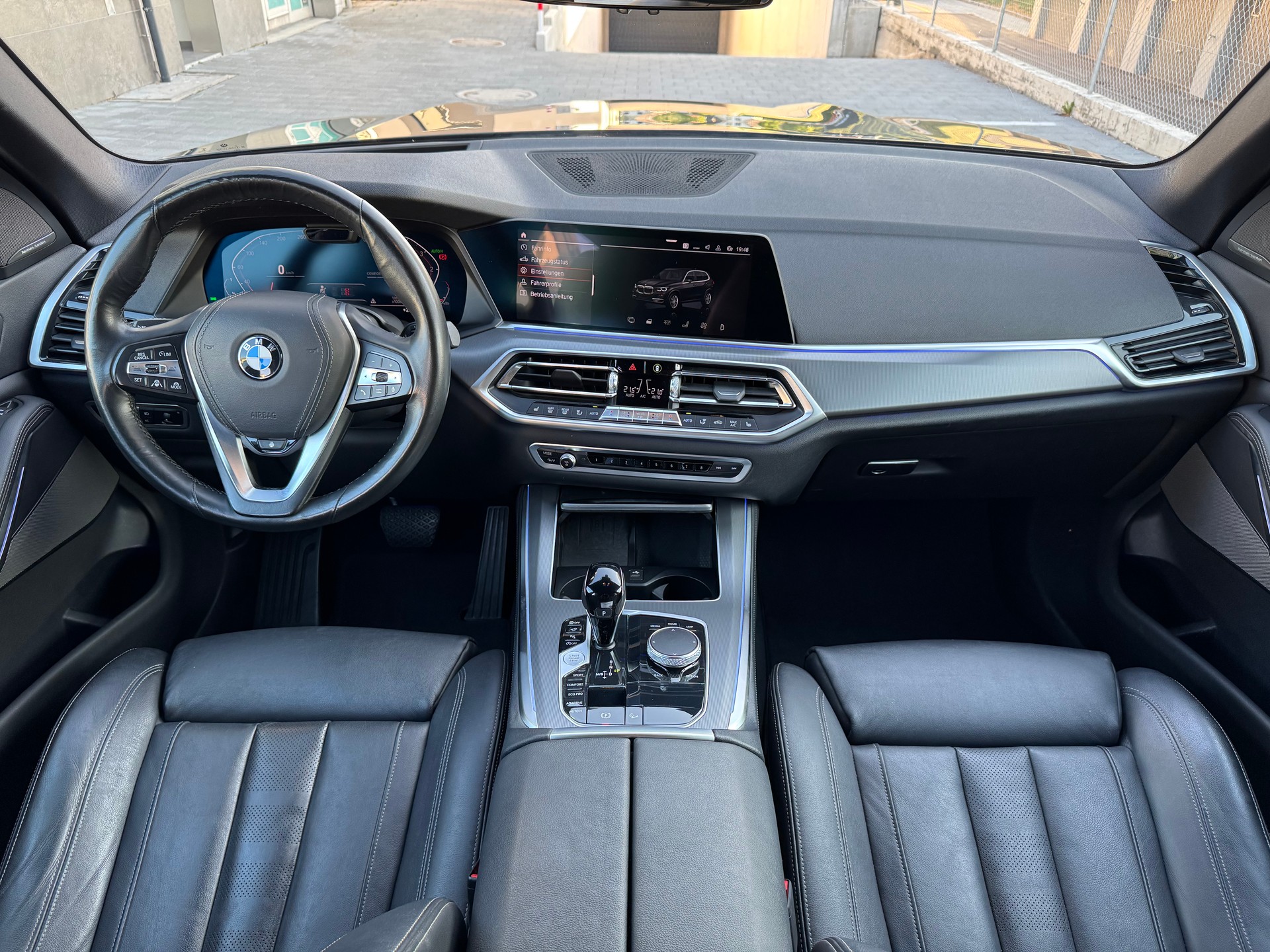 BMW X5 xDrive 30d Steptronic **265 PS**Voll-Leder-image-10