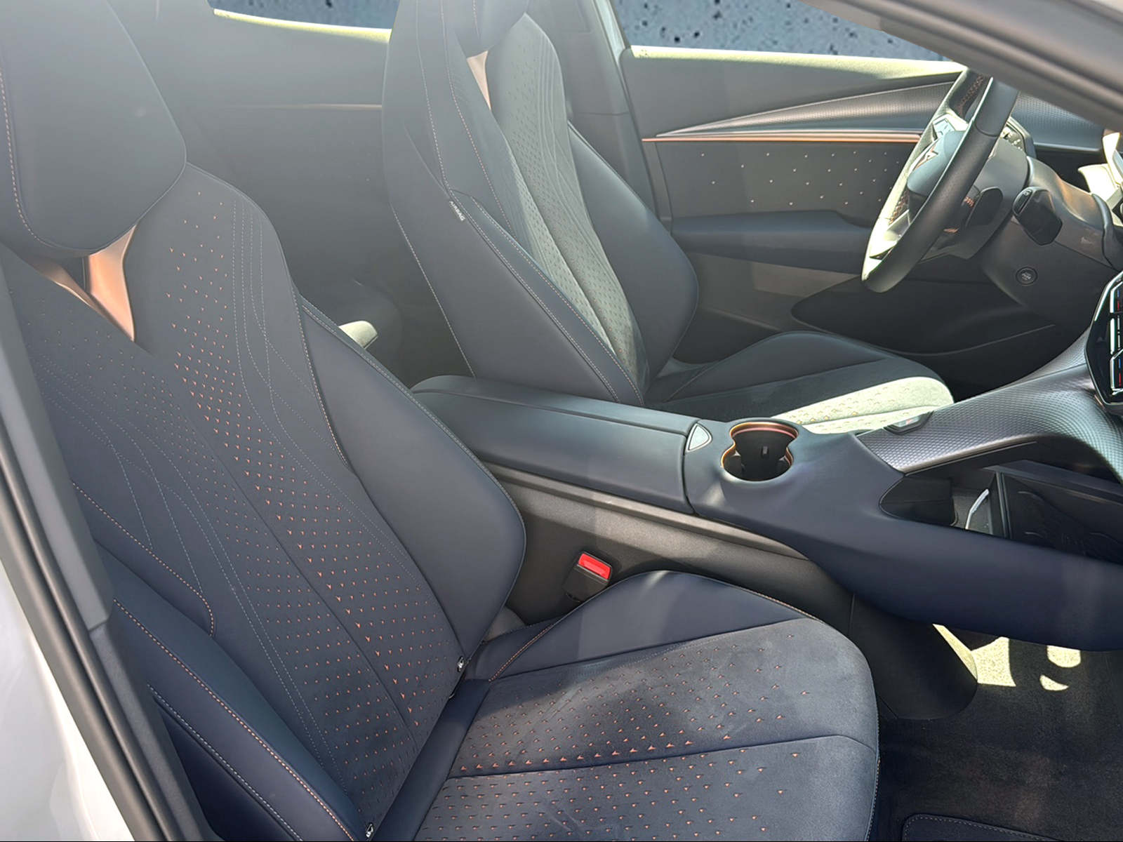 CUPRA Tavascan Type 9 77 kWh VZ Adrenaline-image-8