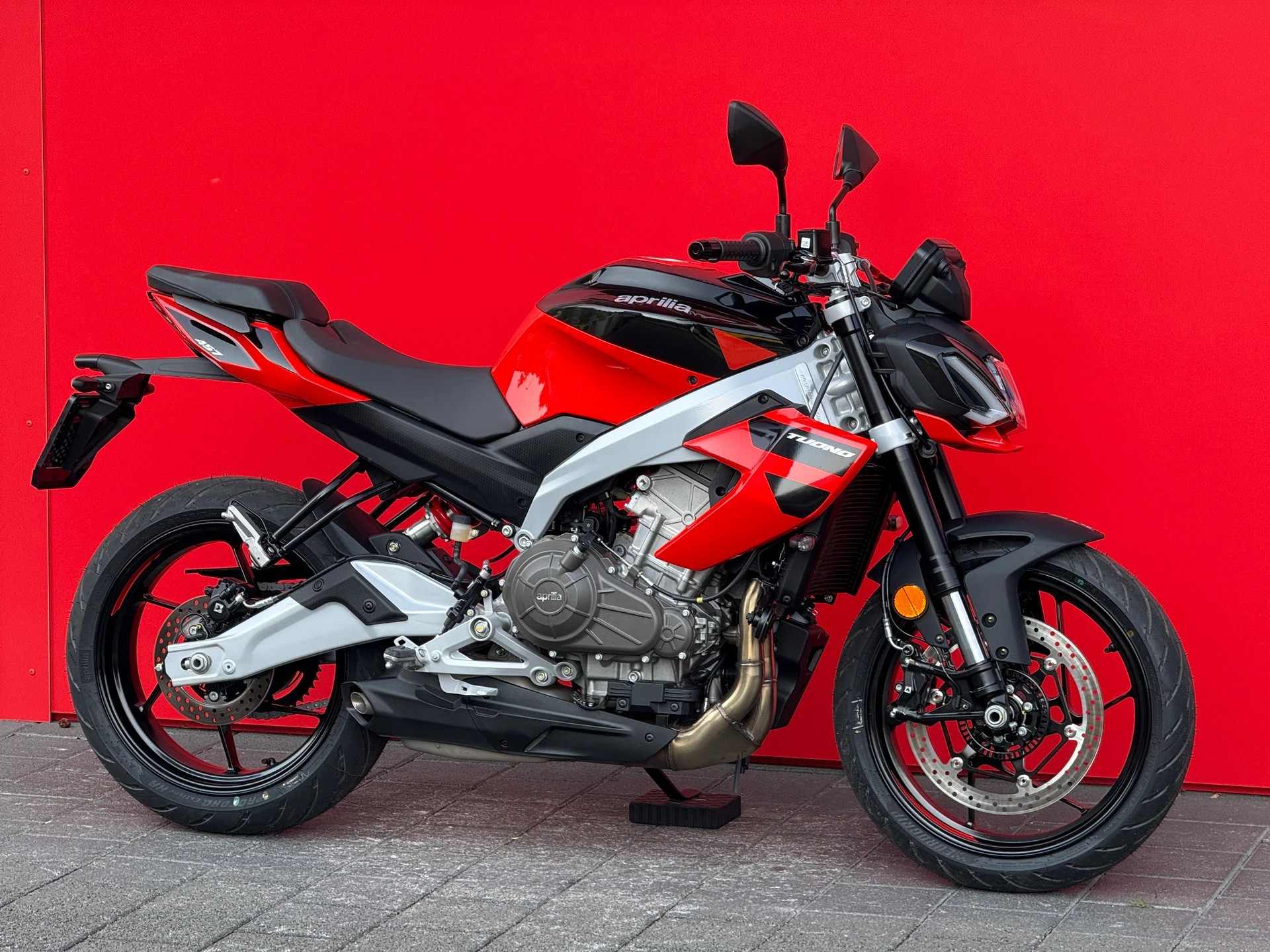 APRILIA Tuono 457 (35kW) E5+-showroom-element-3