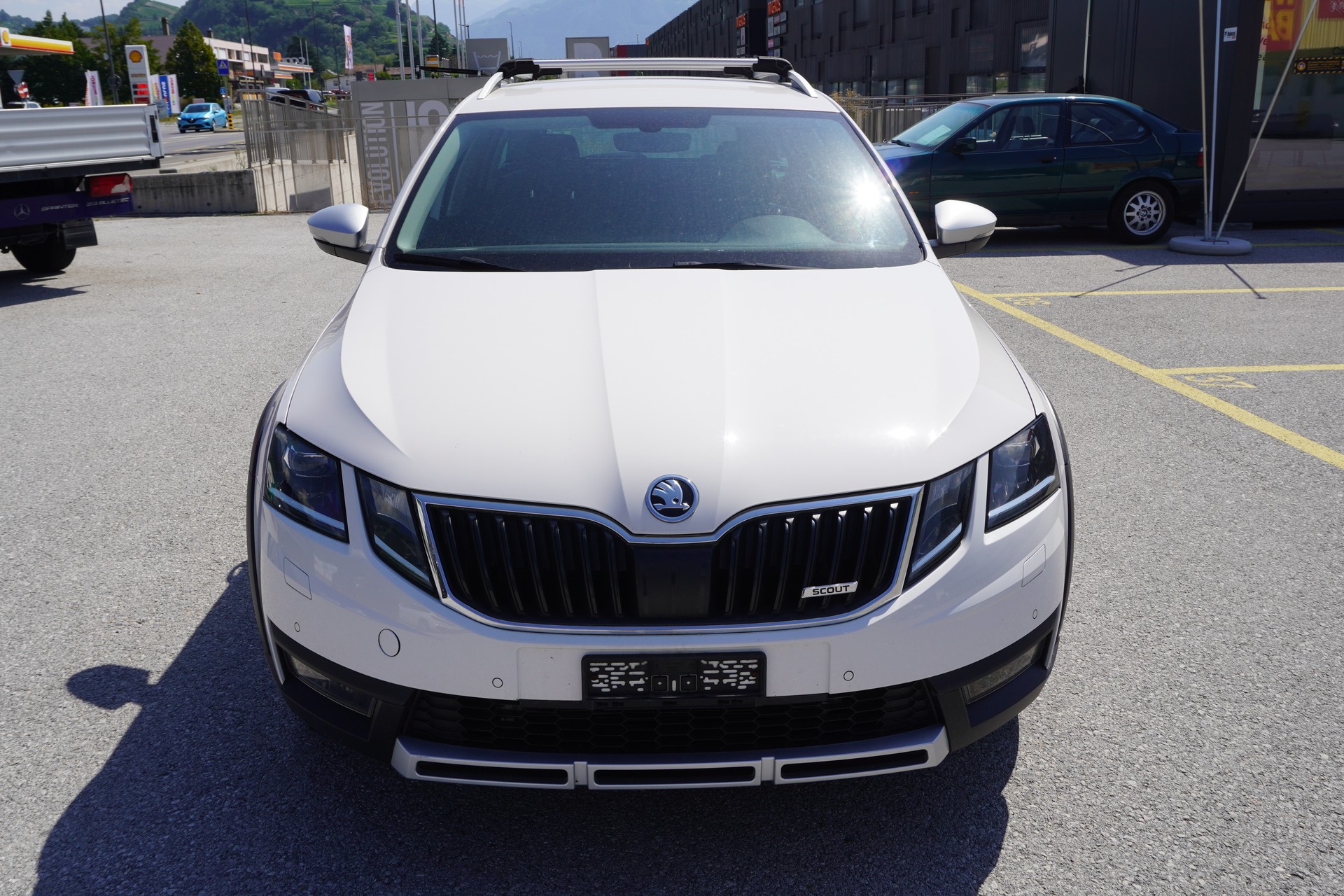 SKODA Octavia Combi 2.0 TSI Scout 4x4 DSG-image-1