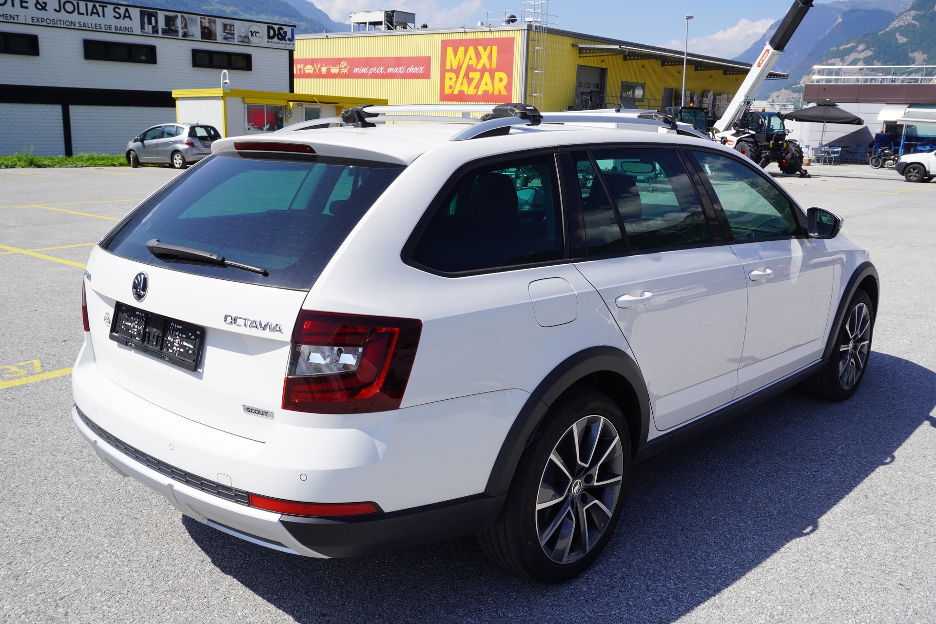 SKODA Octavia Combi 2.0 TSI Scout 4x4 DSG-image-5