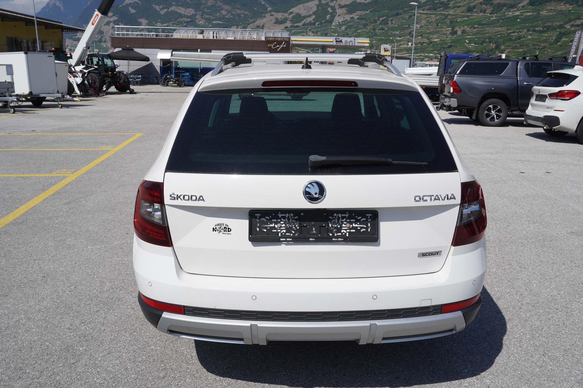 SKODA Octavia Combi 2.0 TSI Scout 4x4 DSG-image-2