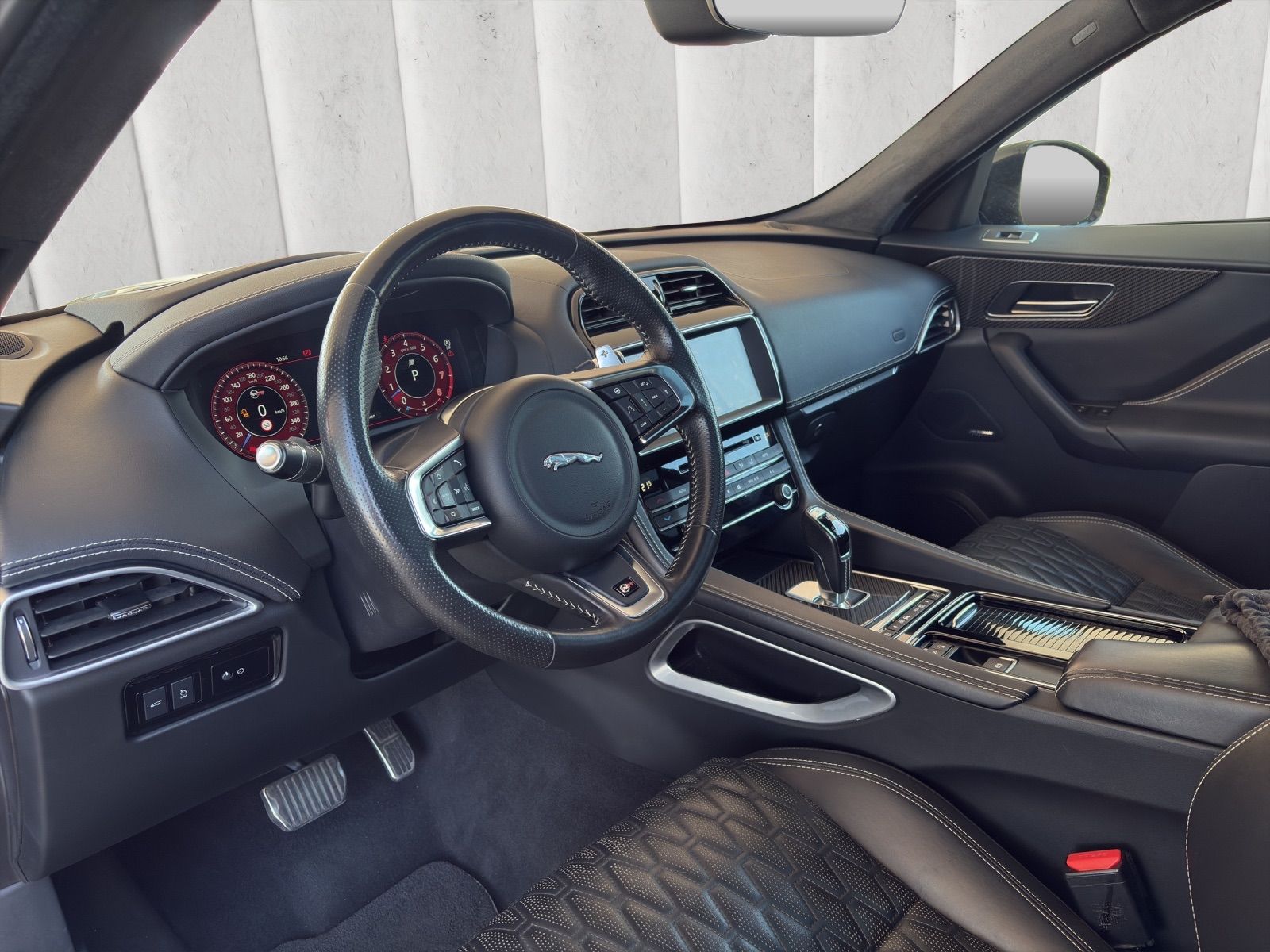 JAGUAR F-Pace 5.0 V8 SVR AWD Automatik-image-8
