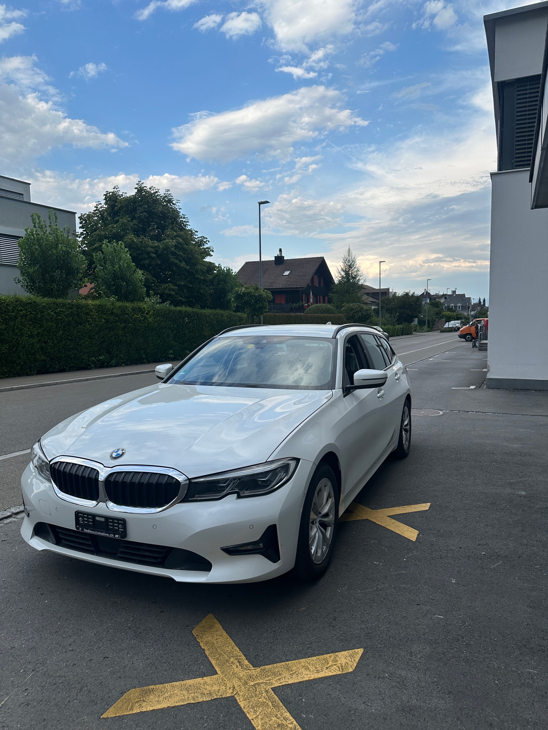 BMW 320d xDrive 48V Touring Sport Line Steptronic-image-1