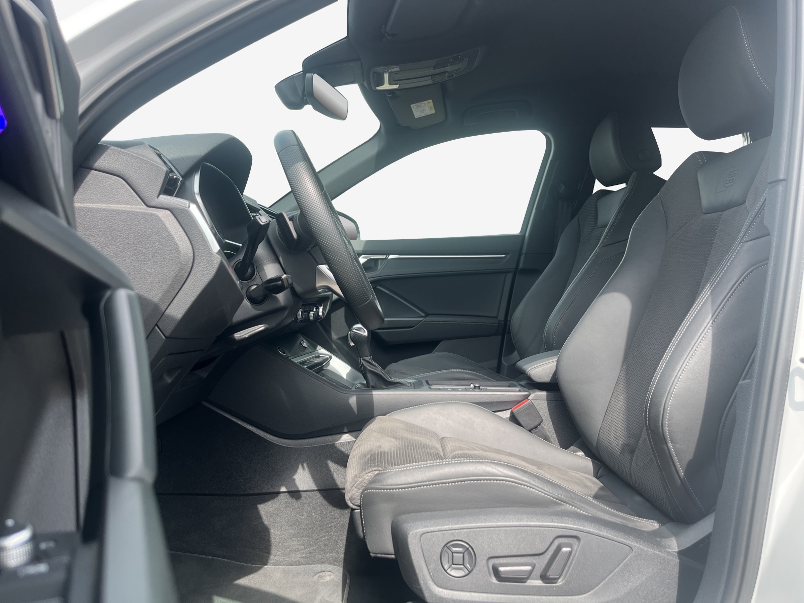 AUDI Q3 35 TFSI S line Attraction S-tronic-image-7