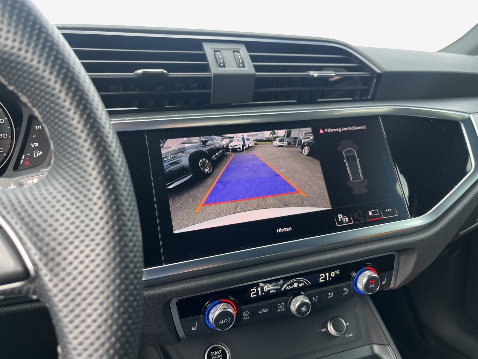 AUDI Q3 35 TFSI S line Attraction S-tronic-image-14