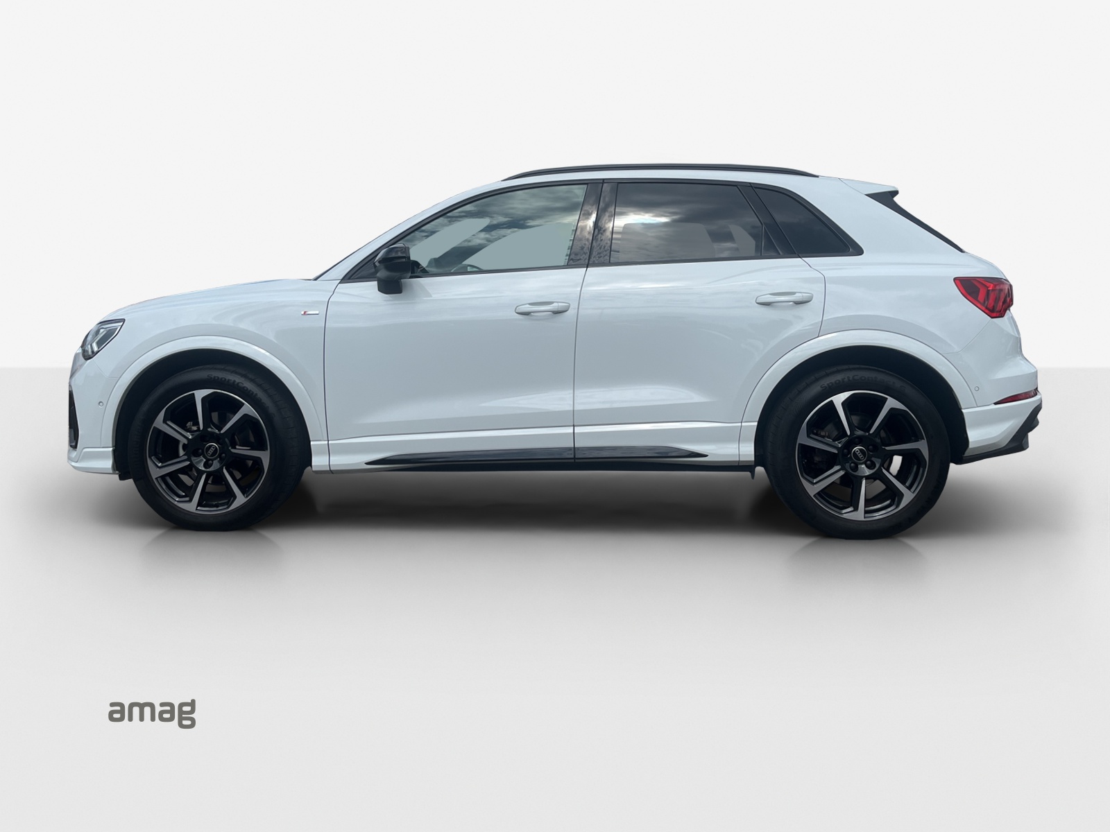 AUDI Q3 35 TFSI S line Attraction S-tronic-image-1