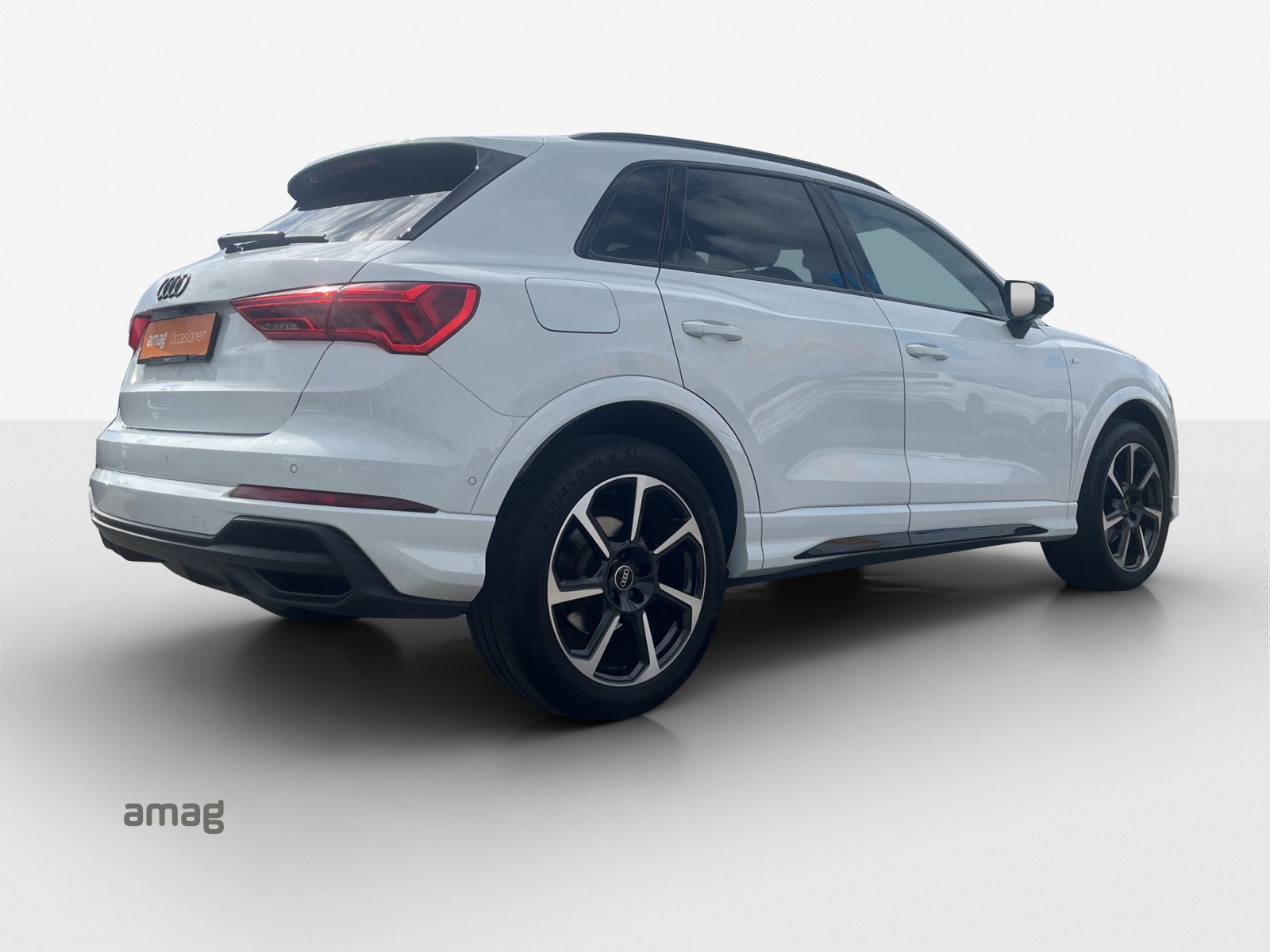 AUDI Q3 35 TFSI S line Attraction S-tronic-image-4