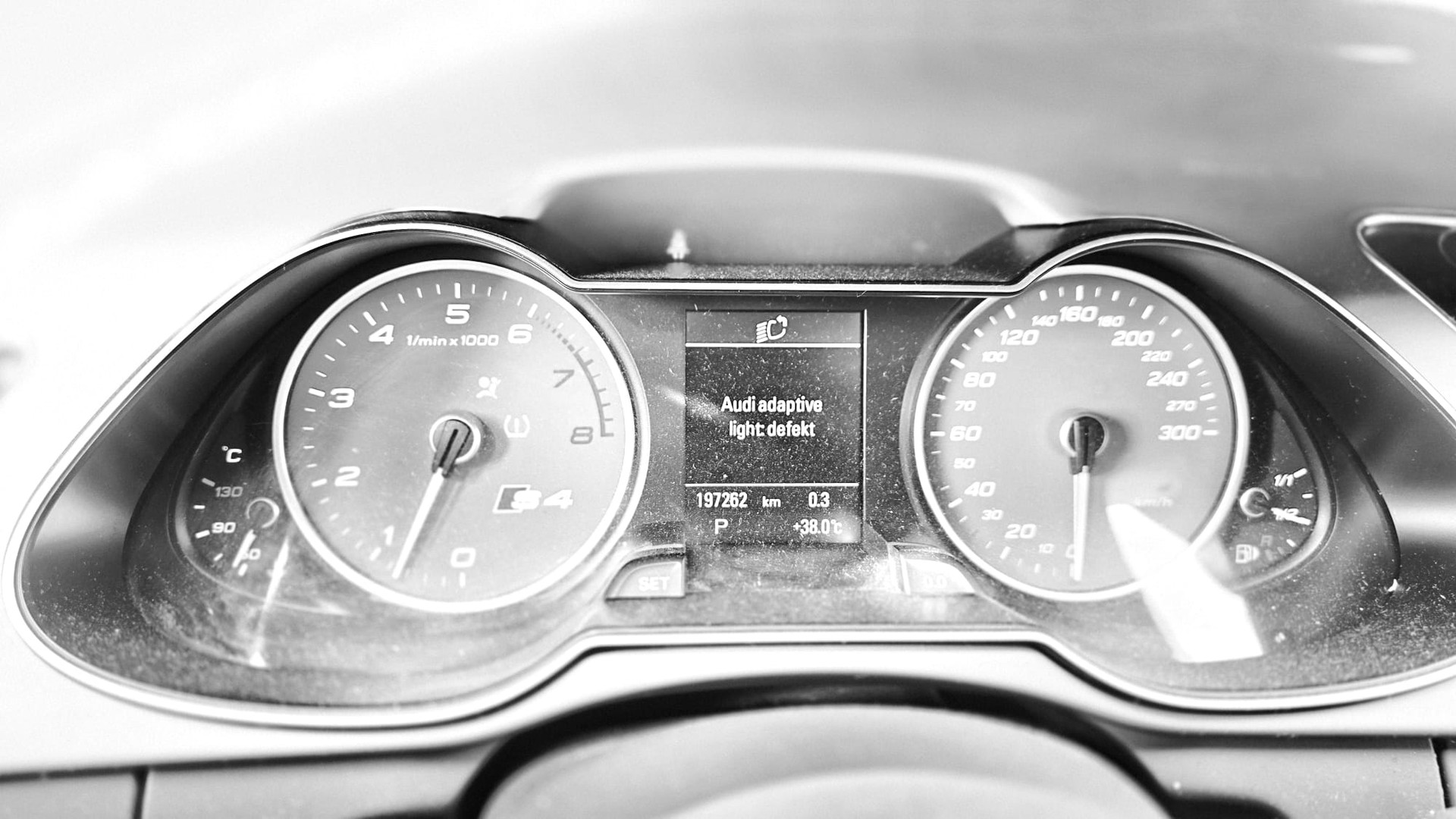AUDI S4 Avant 3.0 TFSI quattro S-tronic-image-10