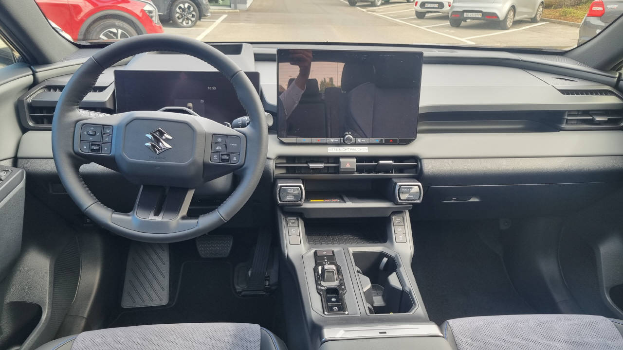 SUZUKI Across 2.5 PHEV Compact Top 4x4-image-6