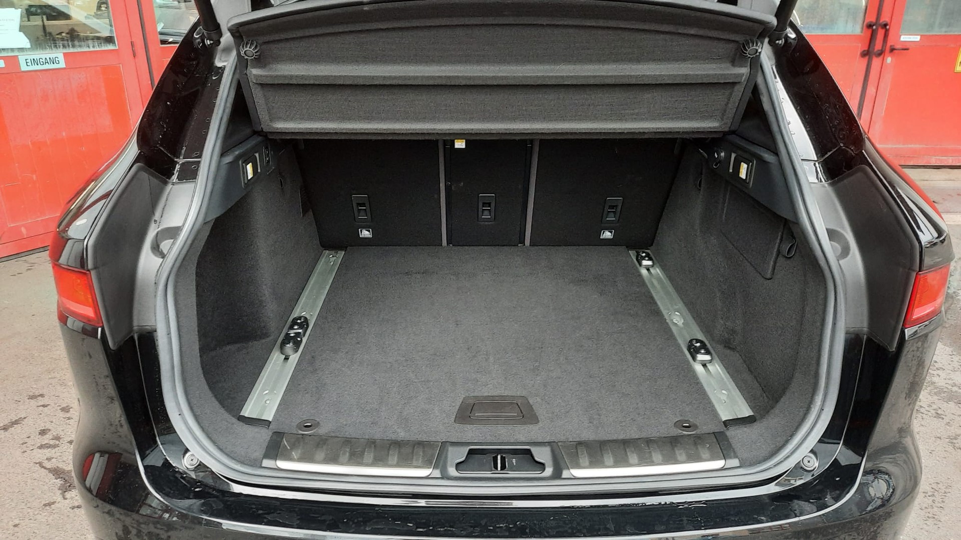 JAGUAR F-Pace 3.0 V6 S AWD Automatik-image-6