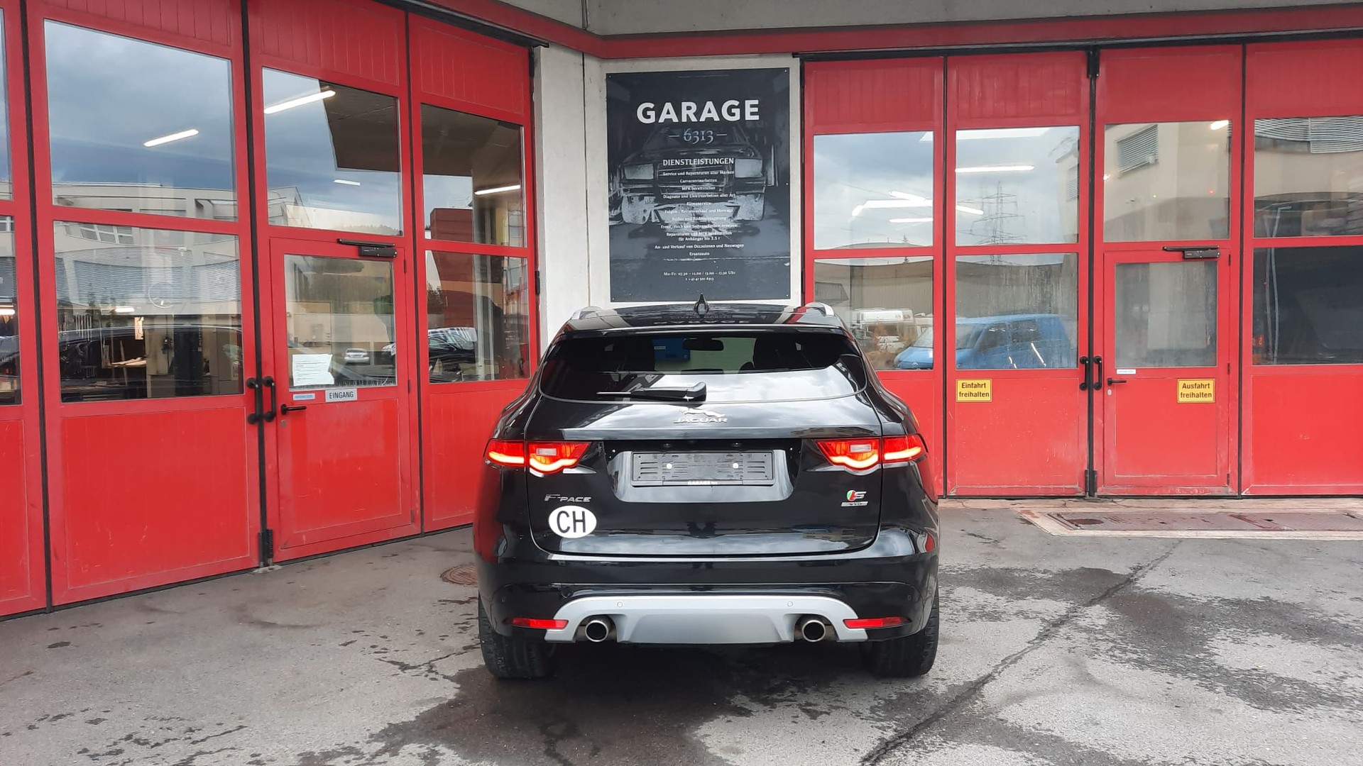 JAGUAR F-Pace 3.0 V6 S AWD Automatik-image-3