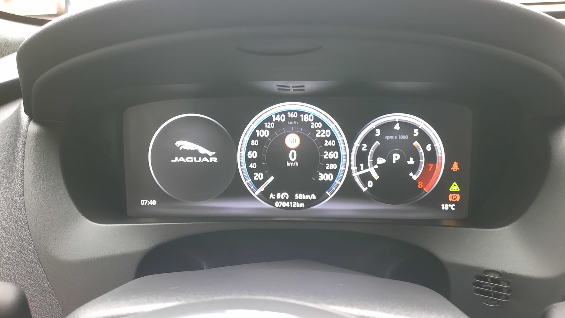 JAGUAR F-Pace 3.0 V6 S AWD Automatik-image-9
