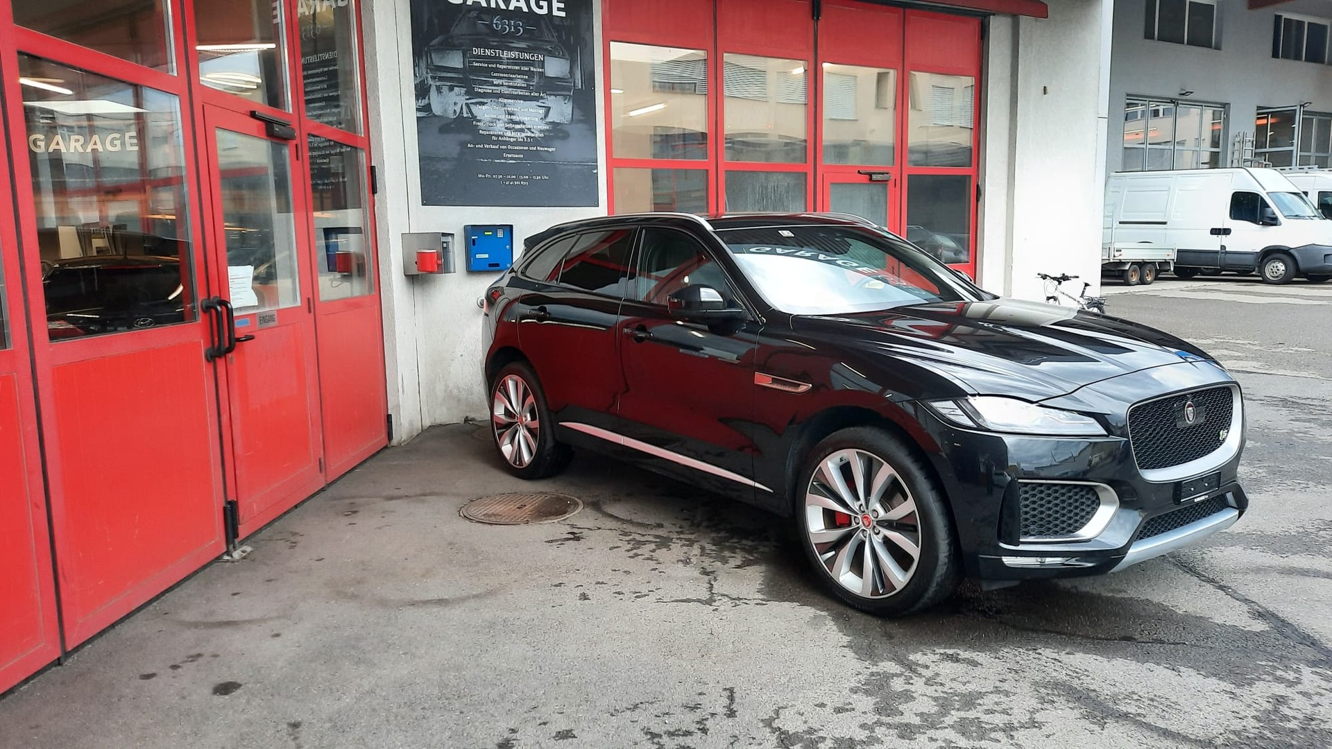 JAGUAR F-Pace 3.0 V6 S AWD Automatik-image-1
