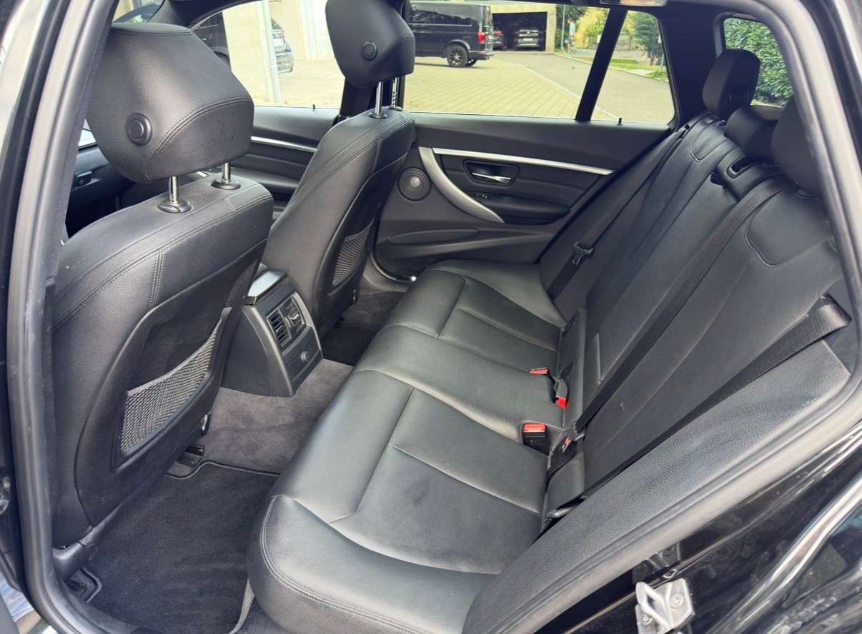 BMW 340i xDrive M Sport ** Power & Sound**-image-5