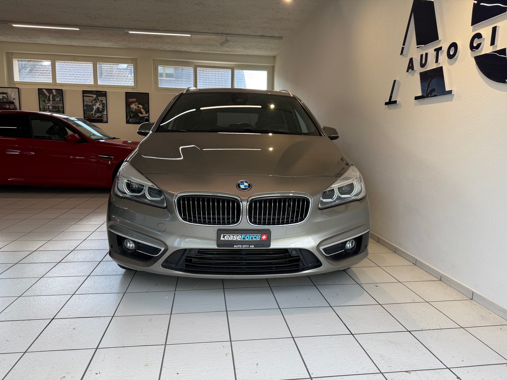 BMW 218i Gran Tourer Luxury Line Steptronic-image-4