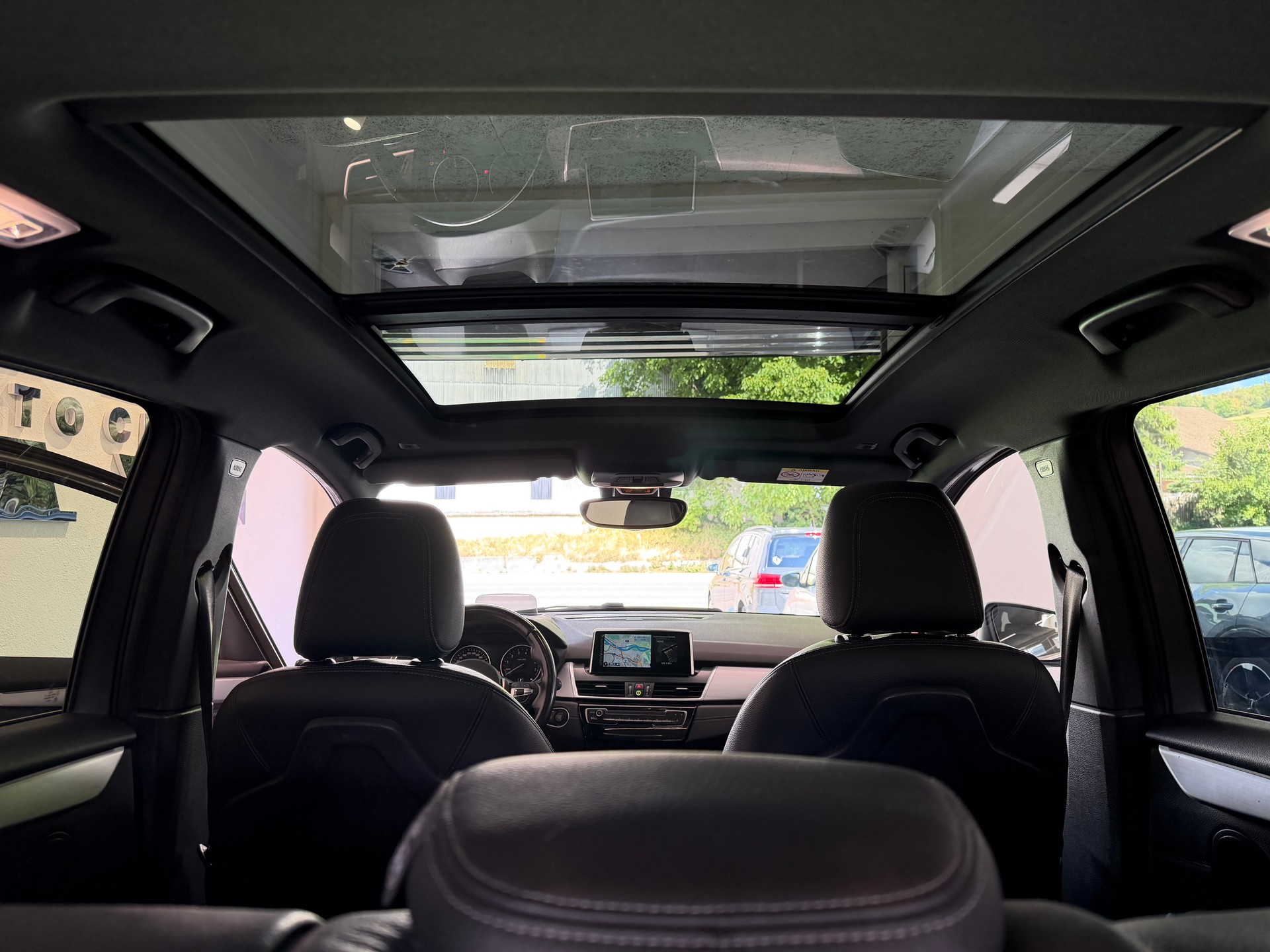 BMW 218i Gran Tourer Luxury Line Steptronic-image-12