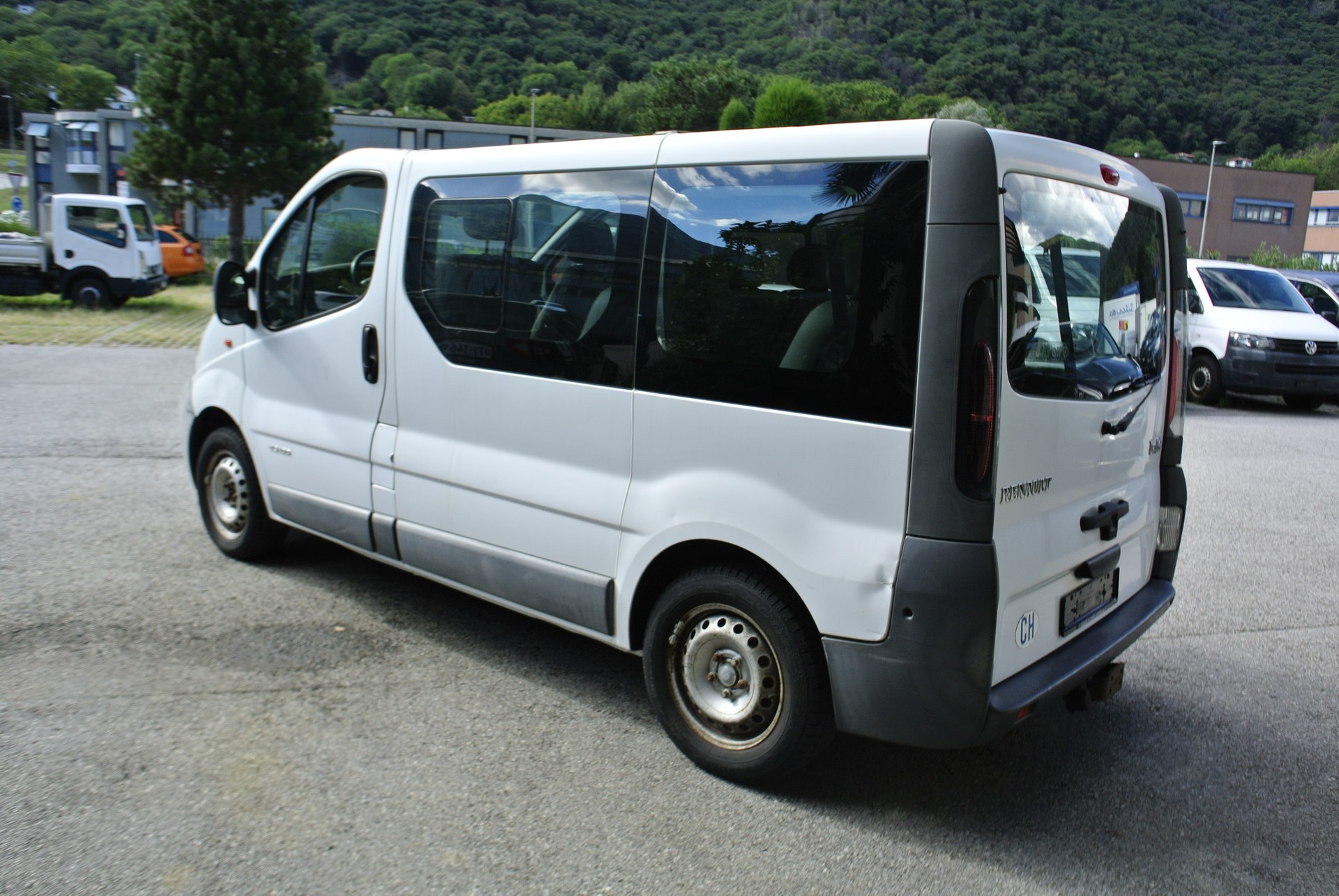 RENAULT Trafic 1.9 dCi 100 2.9t-image-7