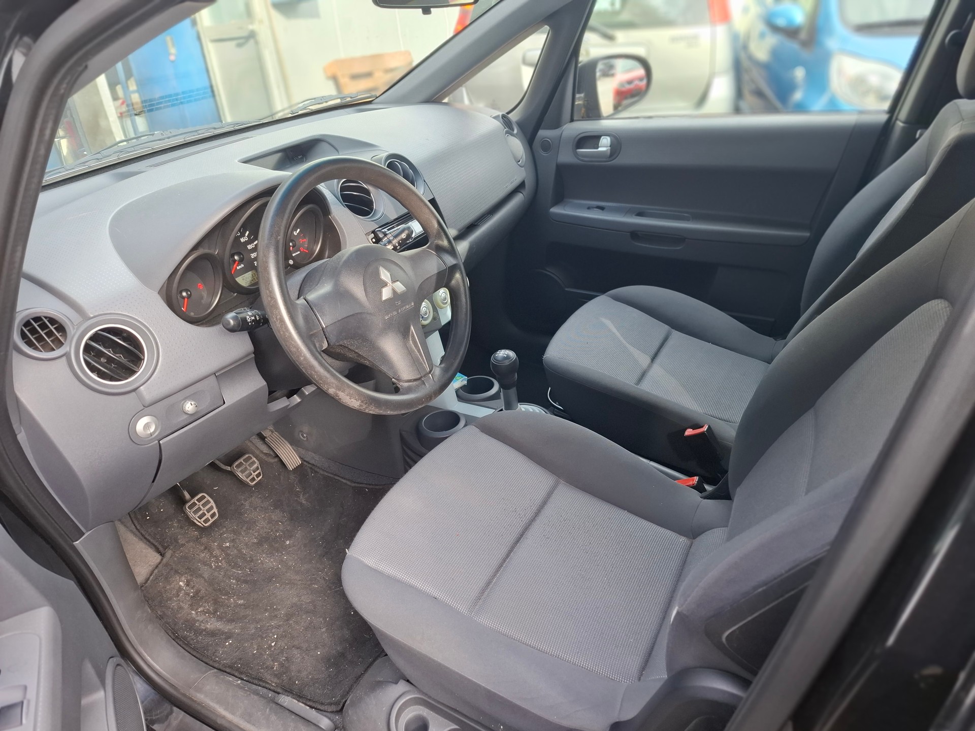 MITSUBISHI Colt 1.3 16V Inform Luxe-image-3