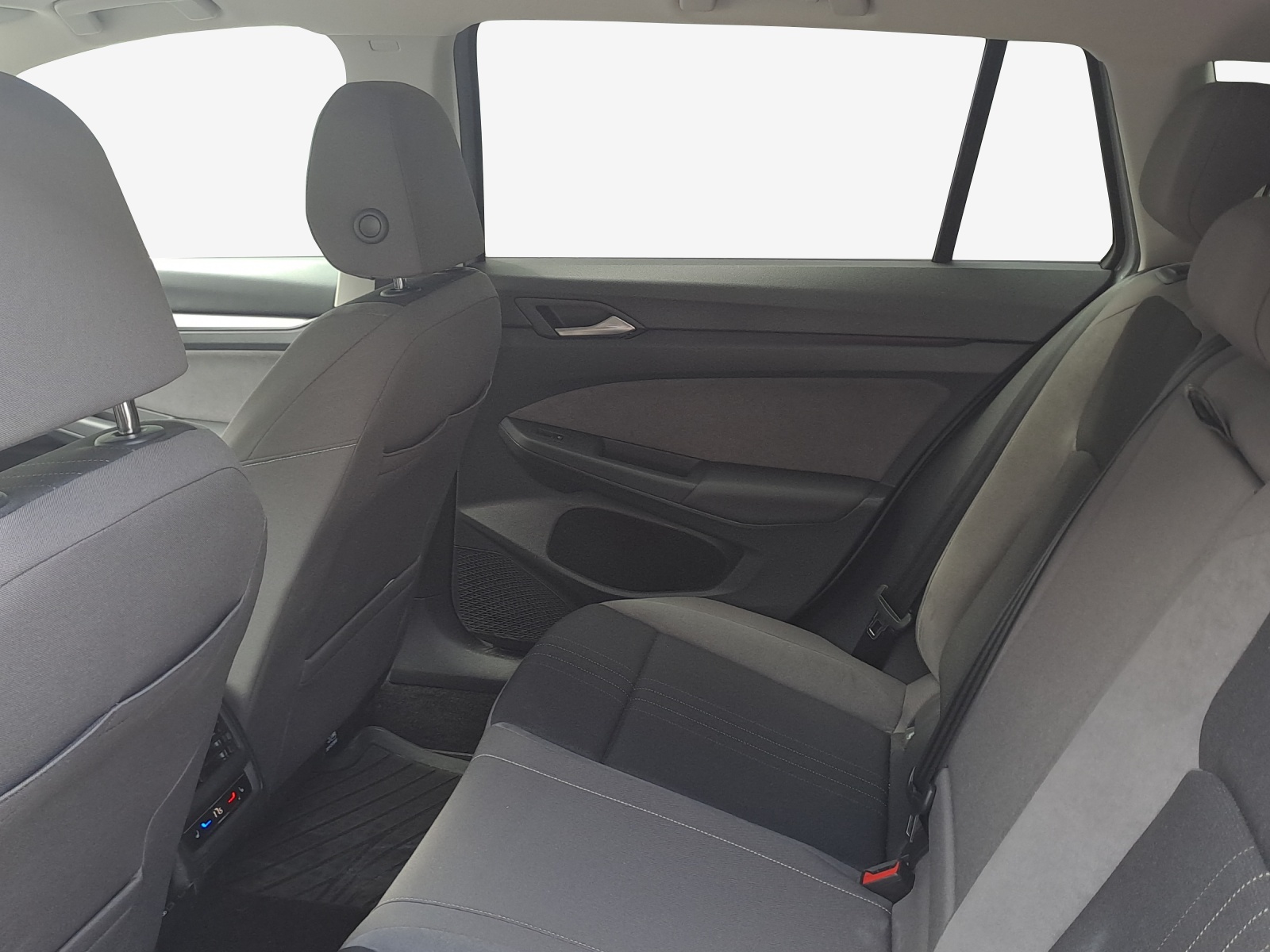 VW Golf 2.0 TSI Alltrack DSG 4Motion-image-11