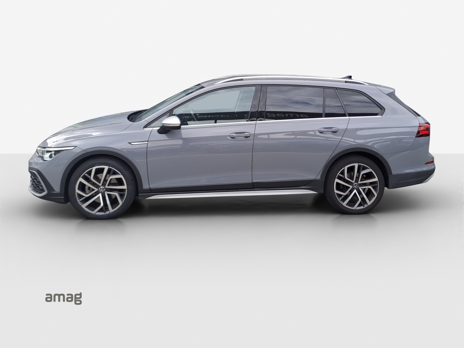 VW Golf 2.0 TSI Alltrack DSG 4Motion-image-1