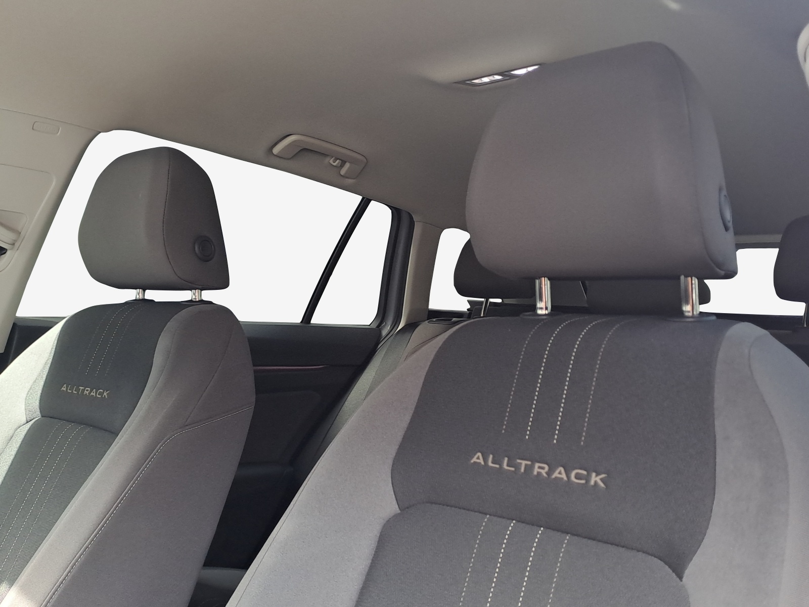 VW Golf 2.0 TSI Alltrack DSG 4Motion-image-14