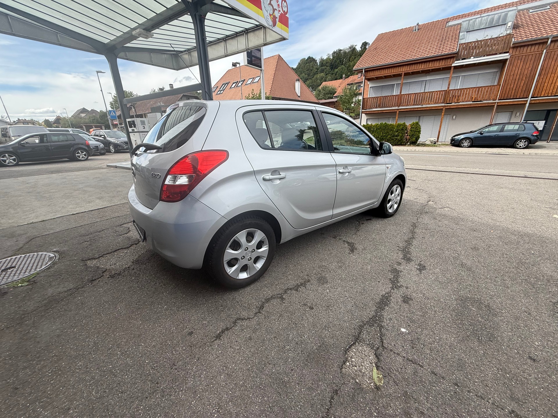 HYUNDAI i20 1.4 Style-image-2