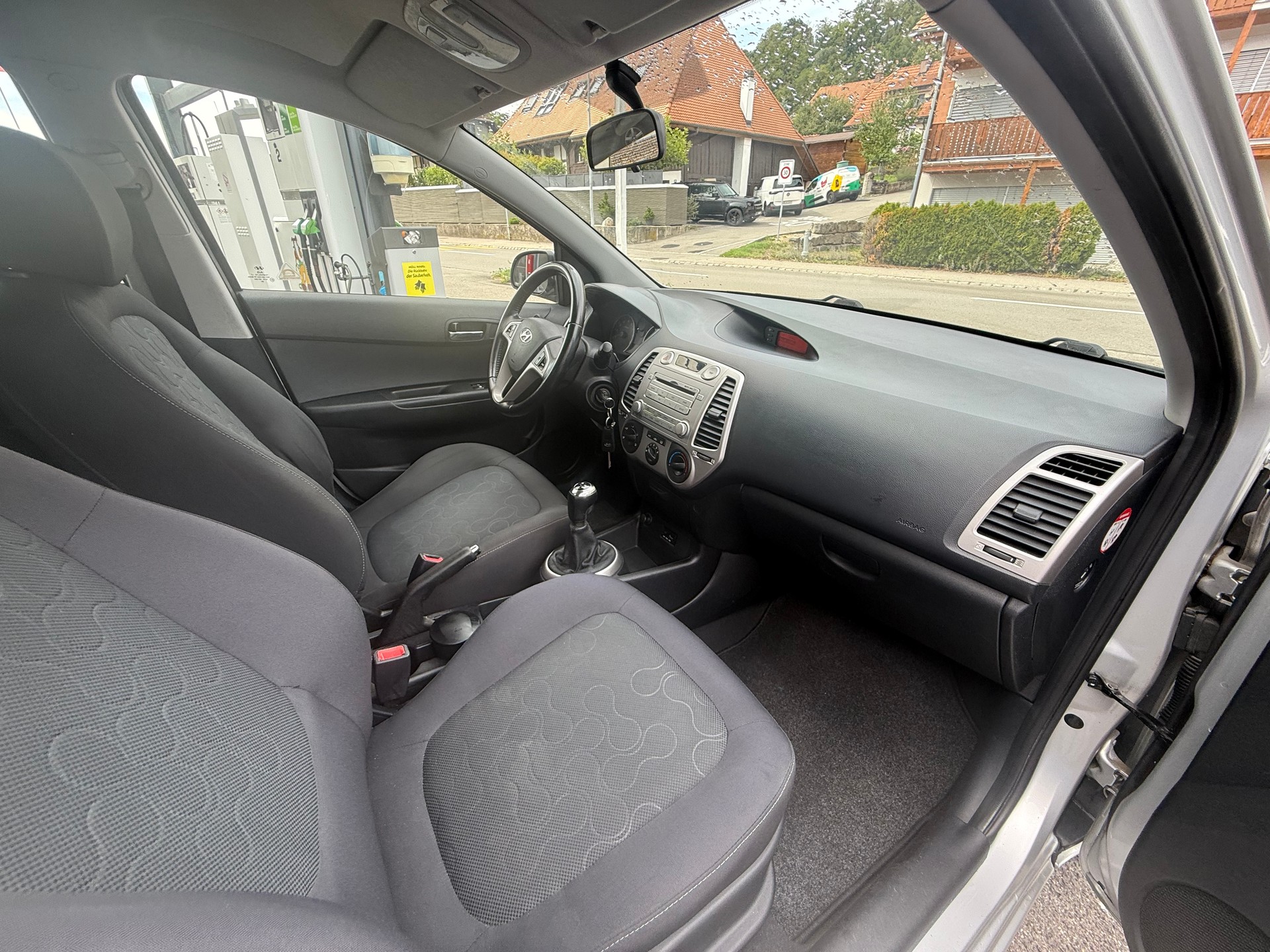 HYUNDAI i20 1.4 Style-image-10