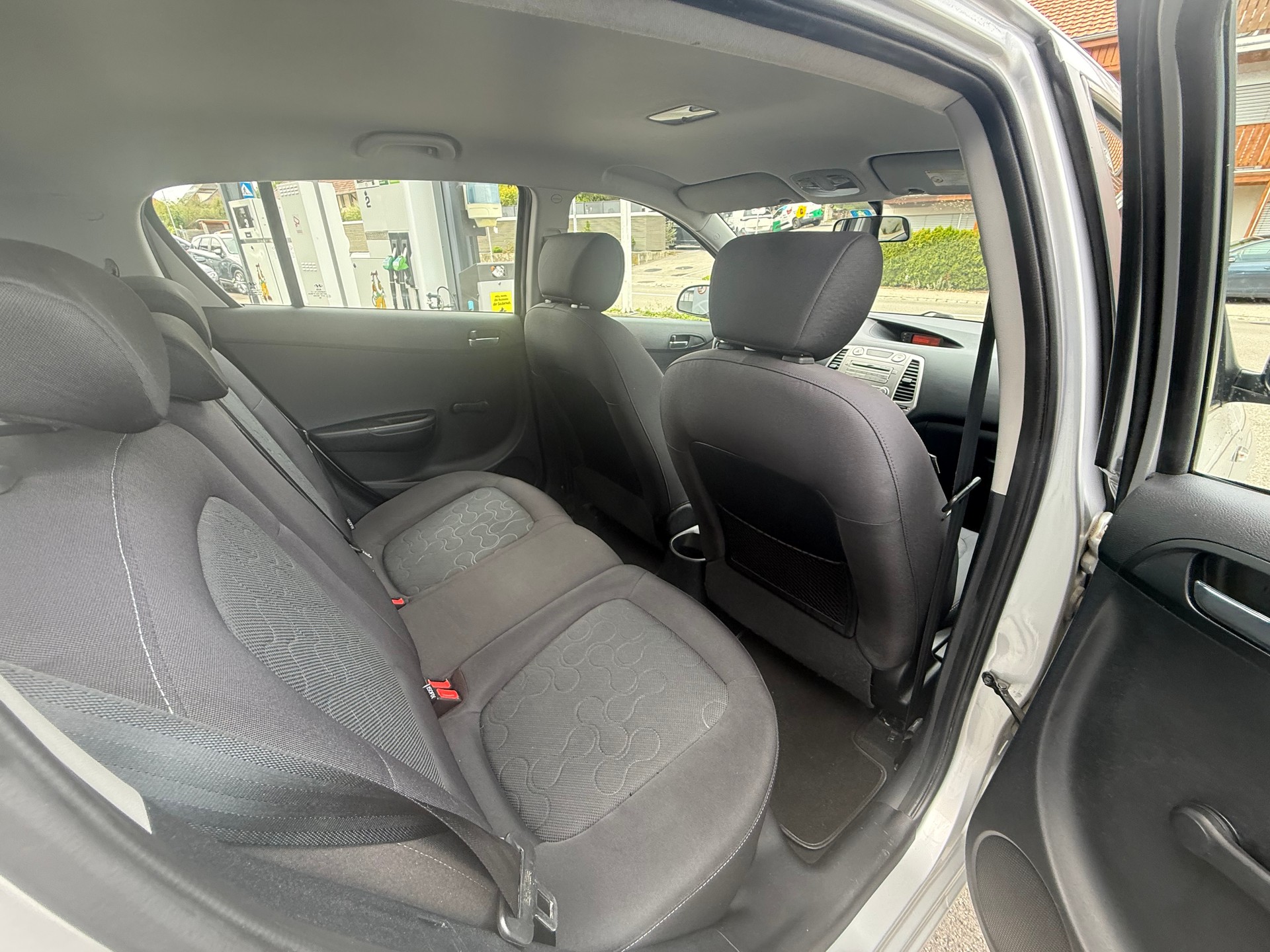 HYUNDAI i20 1.4 Style-image-11