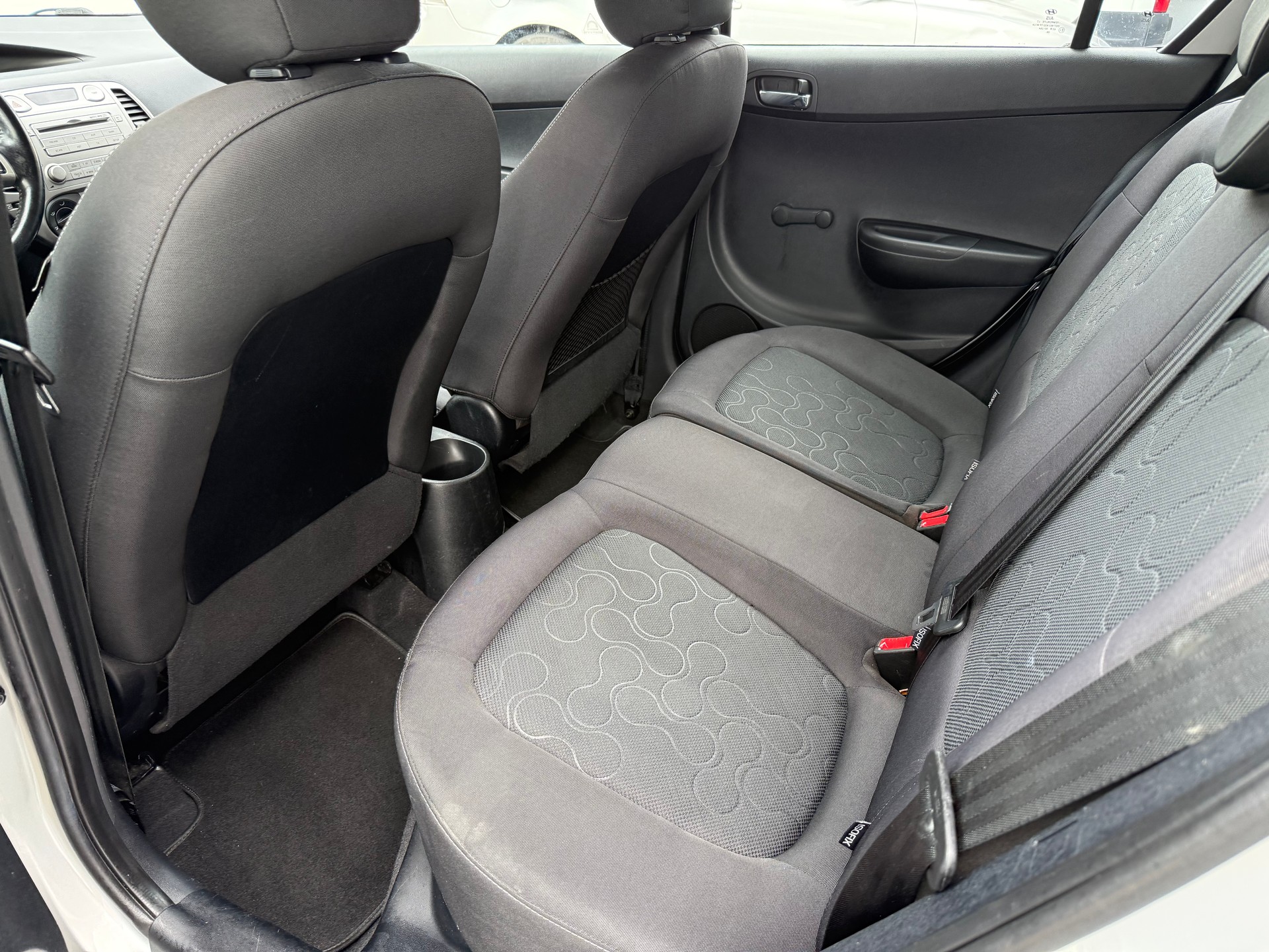 HYUNDAI i20 1.4 Style-image-9