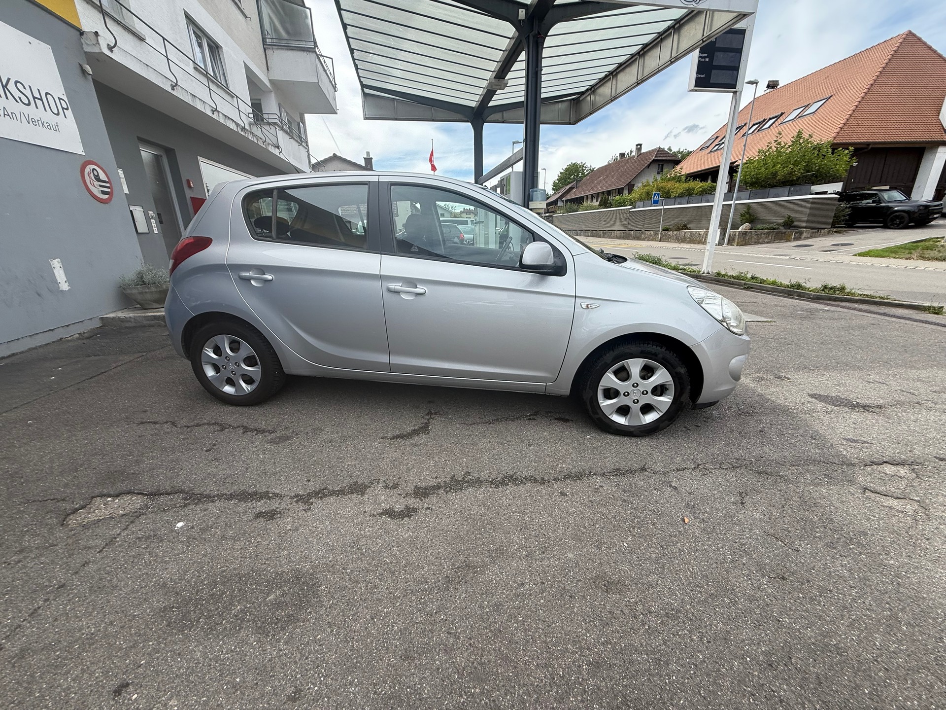 HYUNDAI i20 1.4 Style-image-1