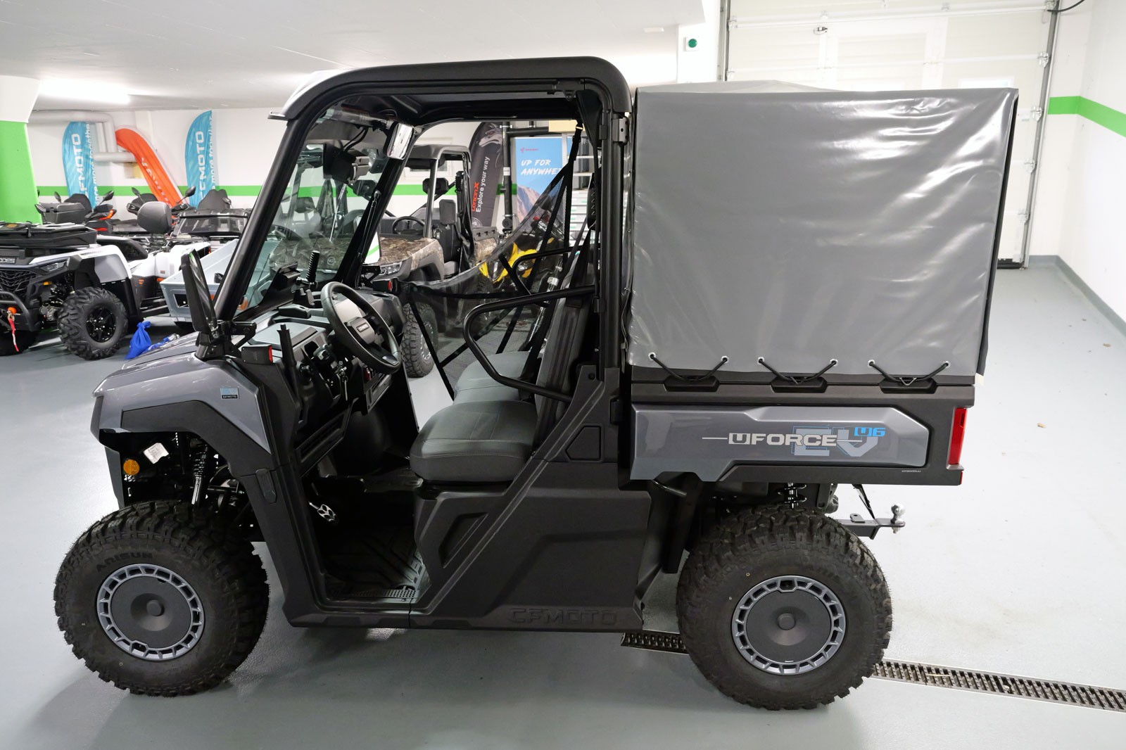 CF MOTO UFORCE U6 EV-showroom-element-3