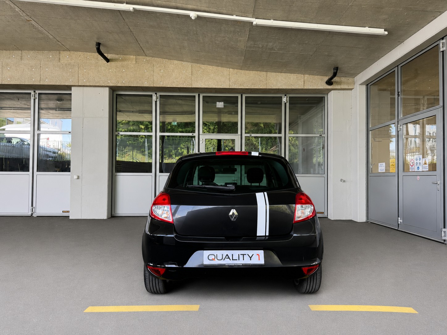 RENAULT Clio 1.2 16V Turbo 20th Edition-image-3