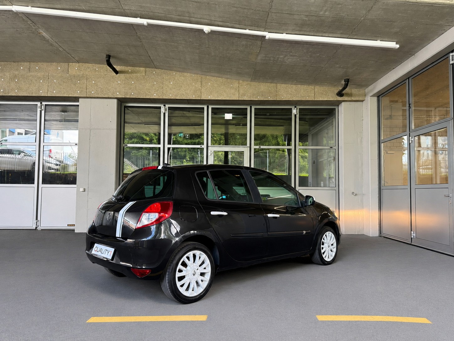 RENAULT Clio 1.2 16V Turbo 20th Edition-image-2