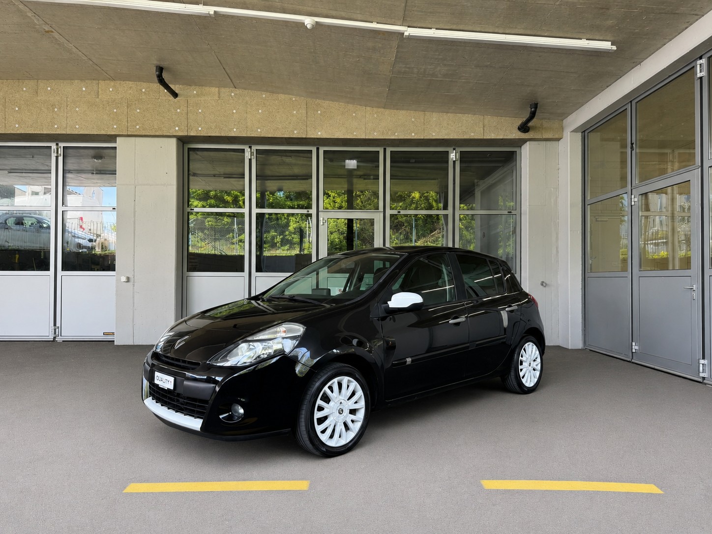RENAULT Clio 1.2 16V Turbo 20th Edition-image-6