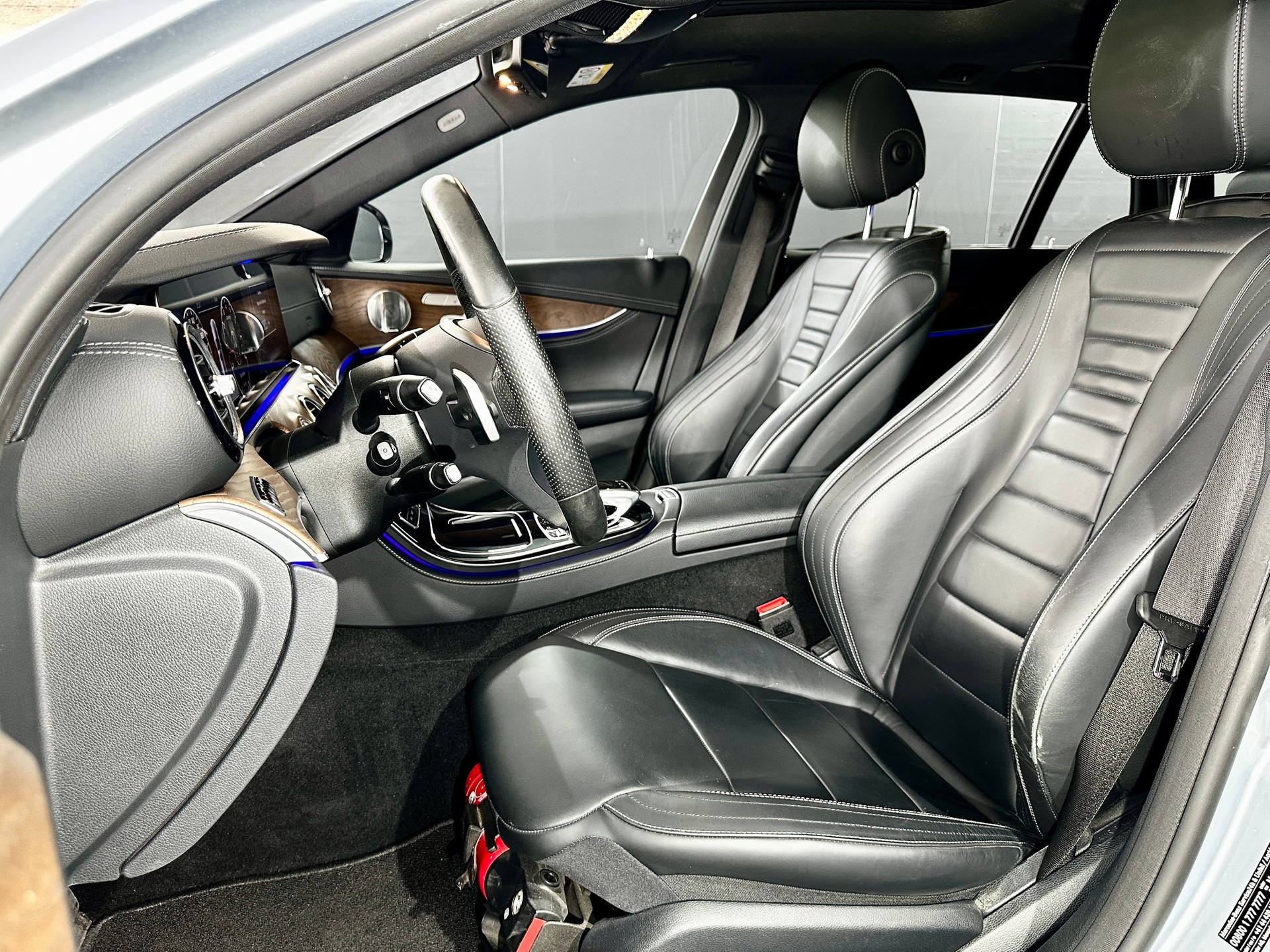 MERCEDES-BENZ E 400 AMG Line 4 Matic 9G-Tronic-image-13