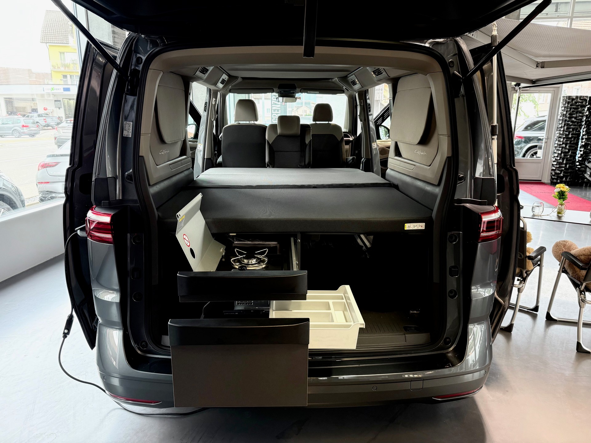 VW California 2.0 TDI Beach Camper Liberty-image-6