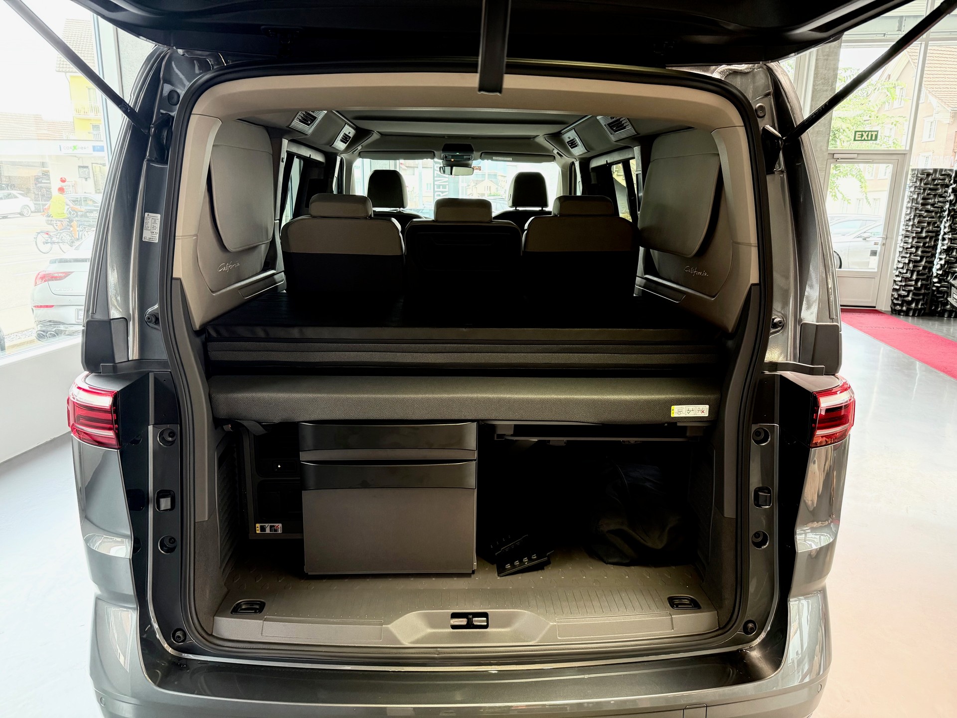 VW California 2.0 TDI Beach Camper Liberty-image-23